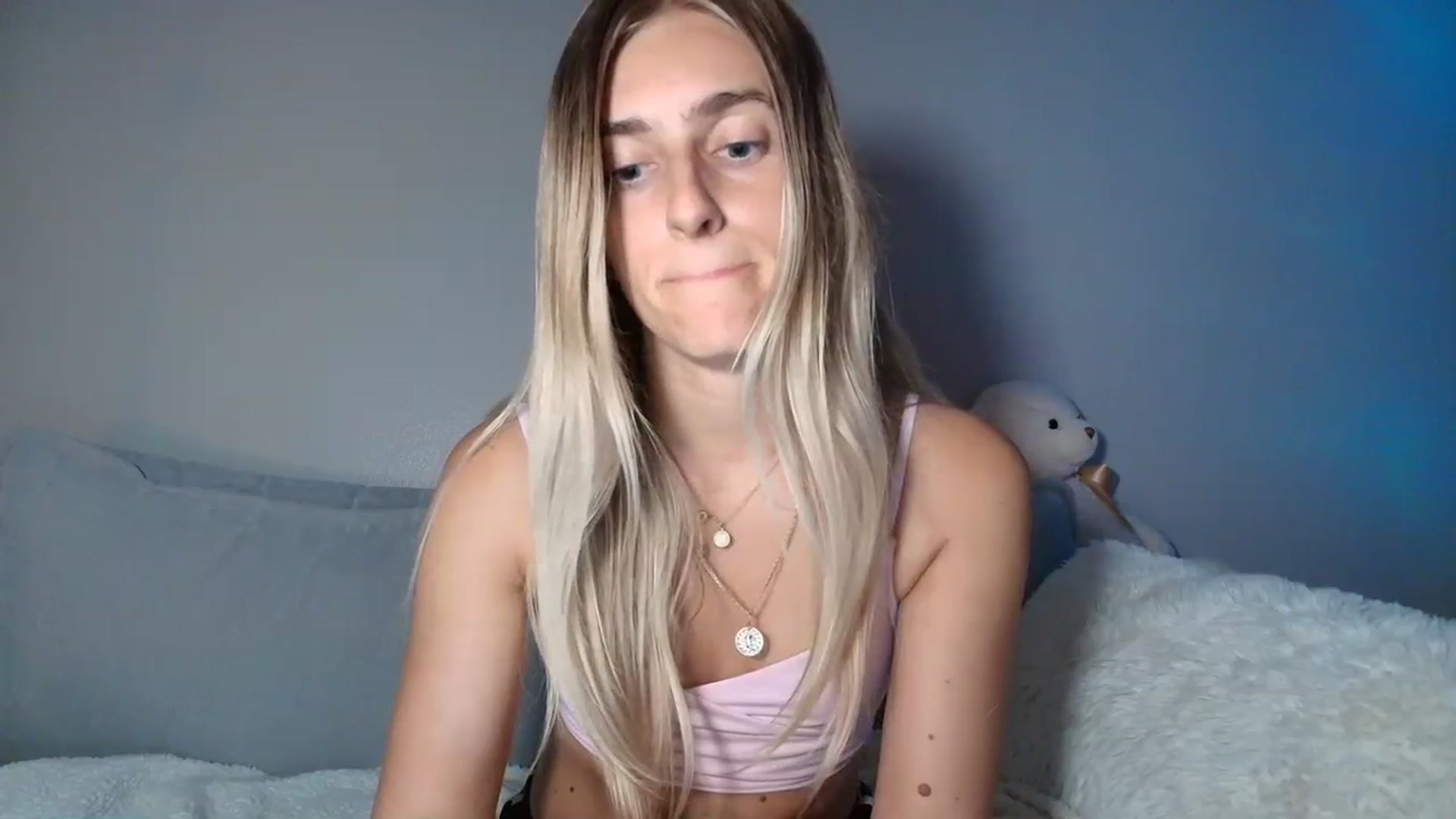 Gallery image thumbnail from Irina_VQ's myfreecams stream on, 03/31/2026, 06:04 image 2 of 20