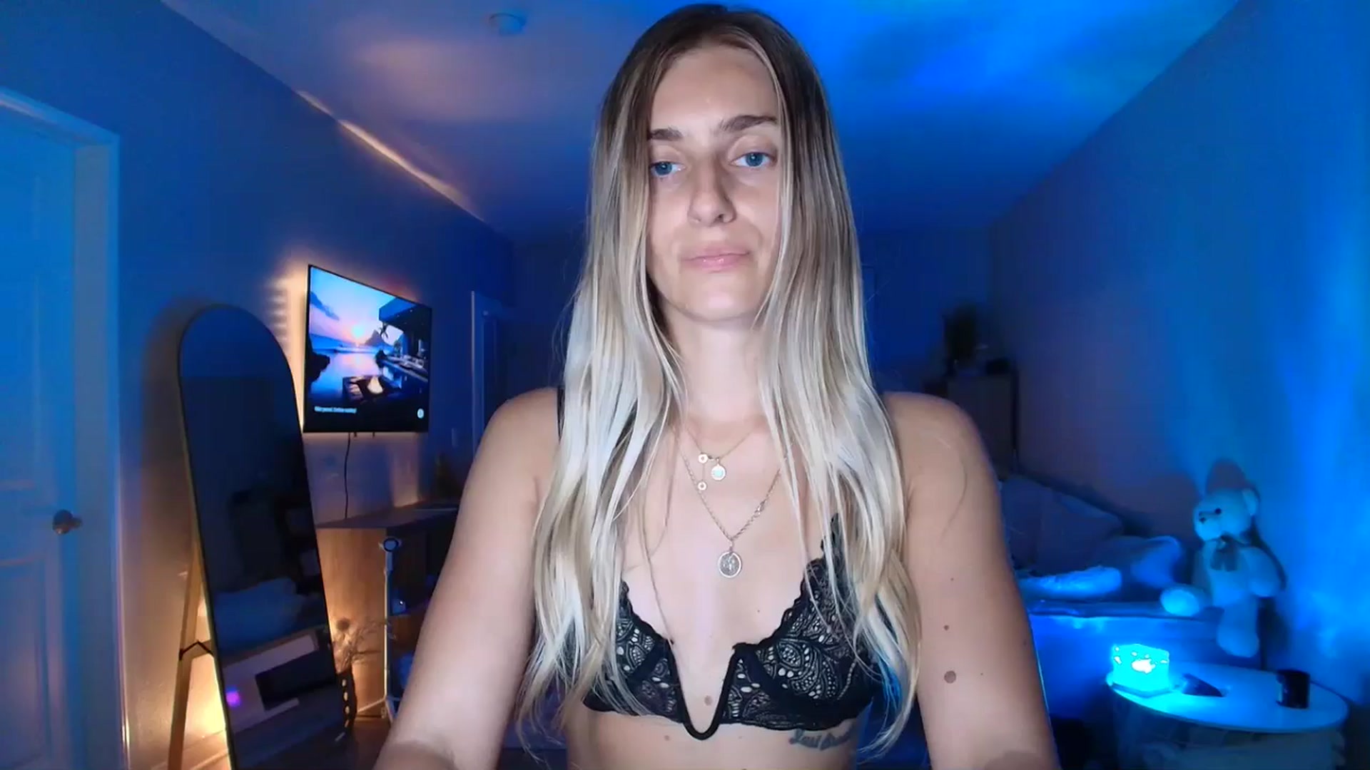 Gallery image thumbnail from Irina_VQ's myfreecams stream on, 04/01/2026, 05:49 image 16 of 20