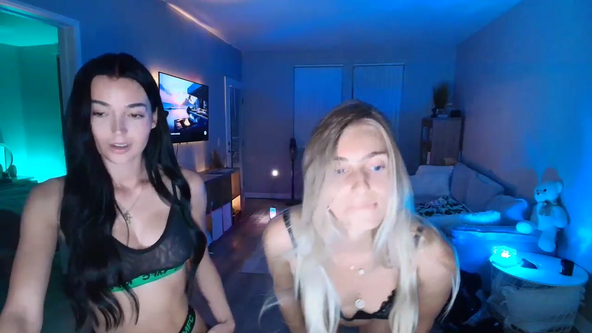 Gallery image thumbnail from Irina_VQ's myfreecams stream on, 04/01/2026, 05:49 image 13 of 20