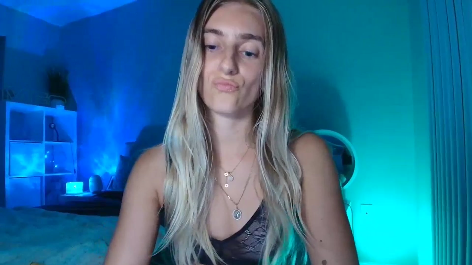Gallery image thumbnail from Irina_VQ's myfreecams stream on, 04/02/2026, 05:35 image 3 of 20