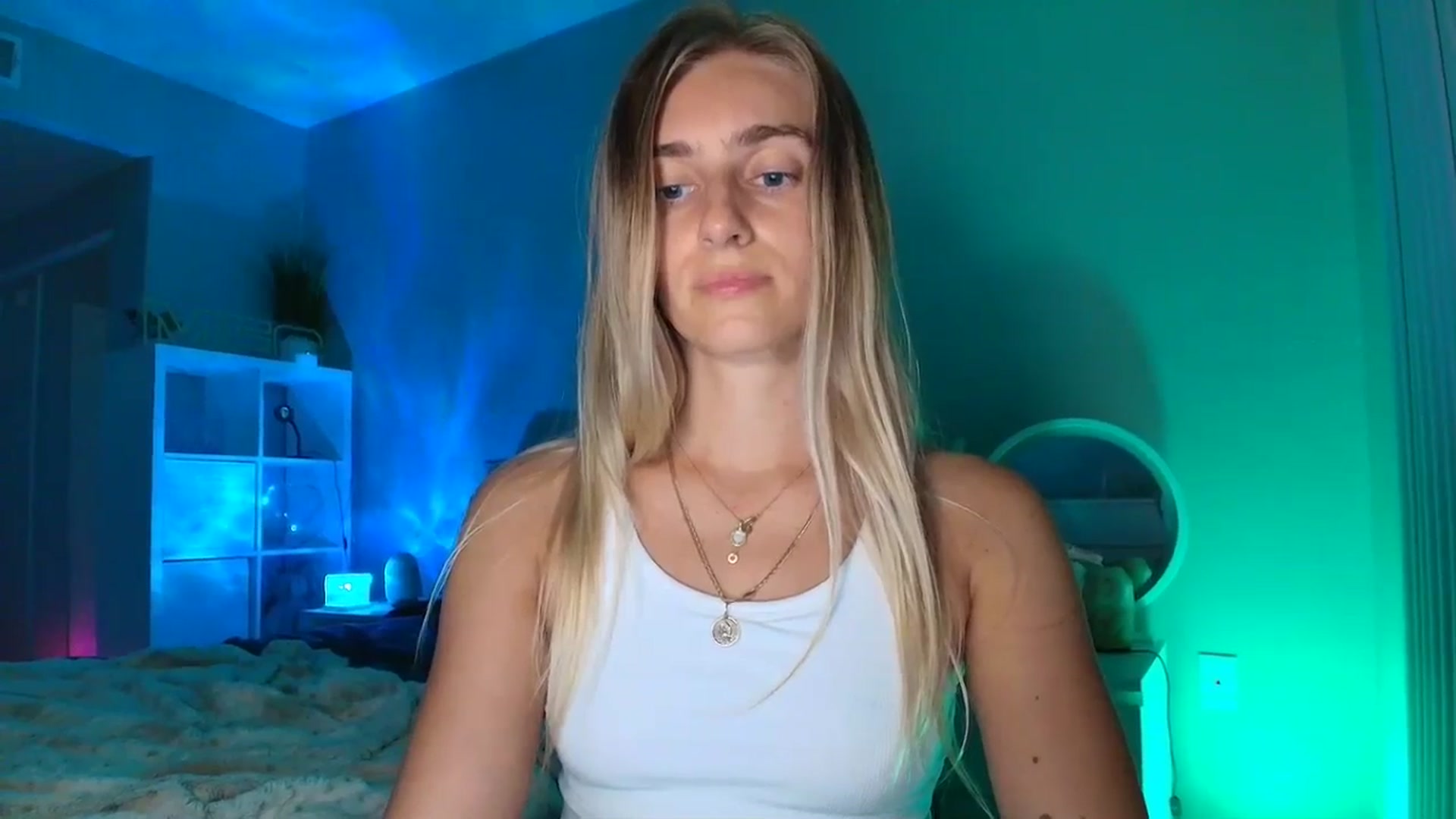 Gallery image thumbnail from Irina_VQ's myfreecams stream on, 04/03/2026, 06:11 image 14 of 20
