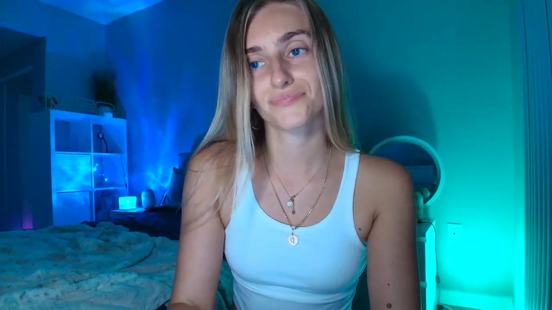 Gallery image thumbnail from Irina_VQ's myfreecams stream on, 04/03/2026, 06:11 image 17 of 20