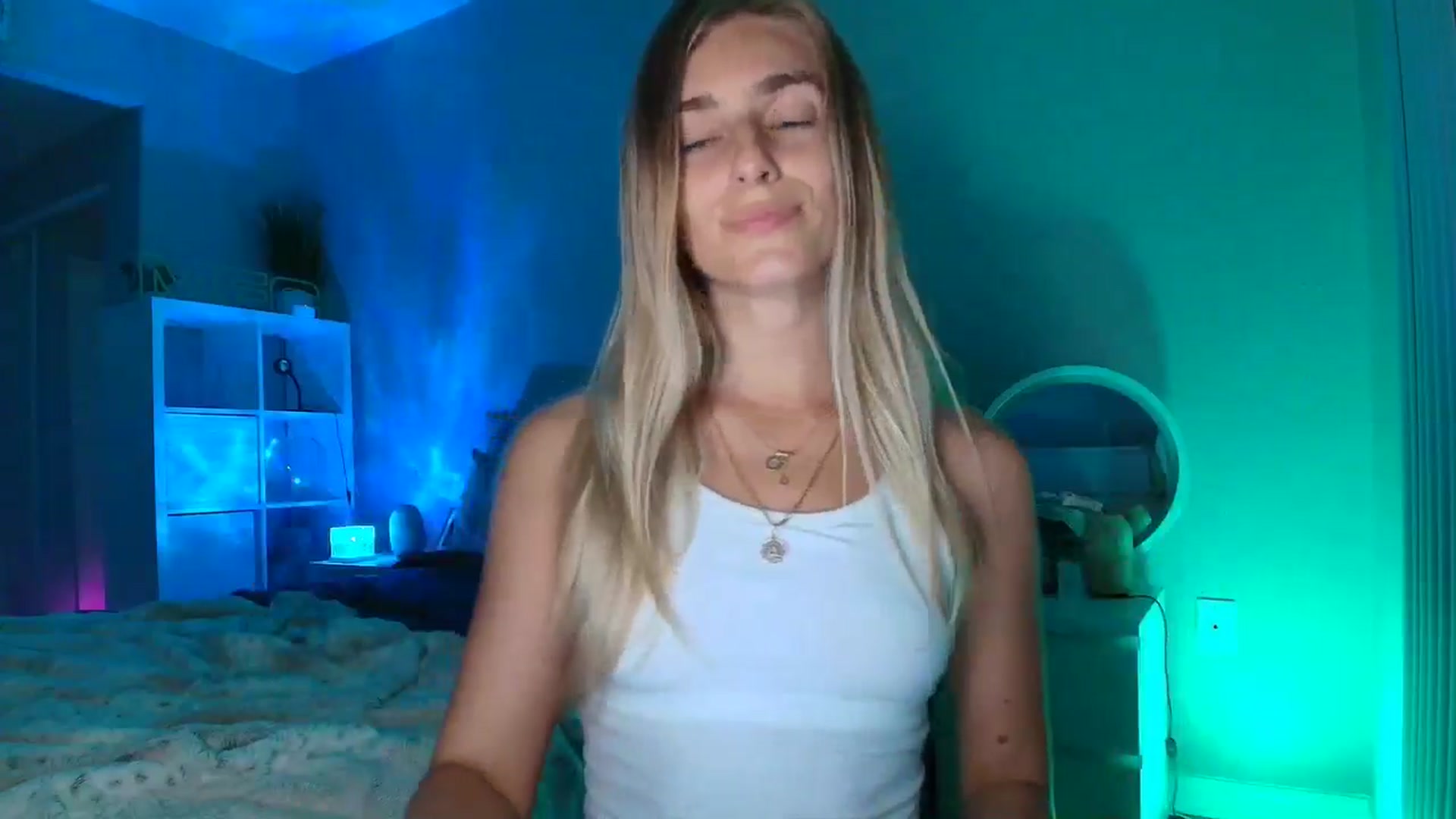 Gallery image thumbnail from Irina_VQ's myfreecams stream on, 04/03/2026, 06:11 image 10 of 20