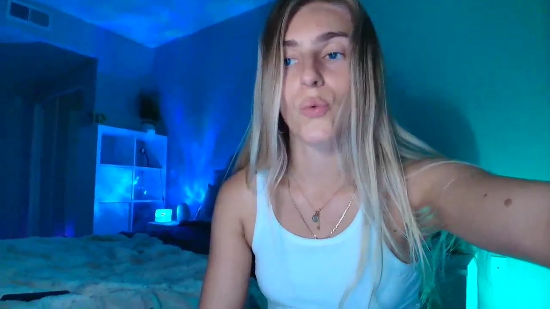 Gallery image thumbnail from Irina_VQ's myfreecams stream on, 04/03/2026, 06:58 image 6 of 20