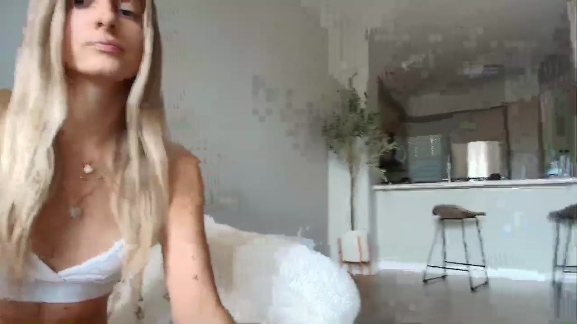 Gallery image thumbnail from Irina_VQ's myfreecams stream on, 04/04/2026, 22:03 image 5 of 20