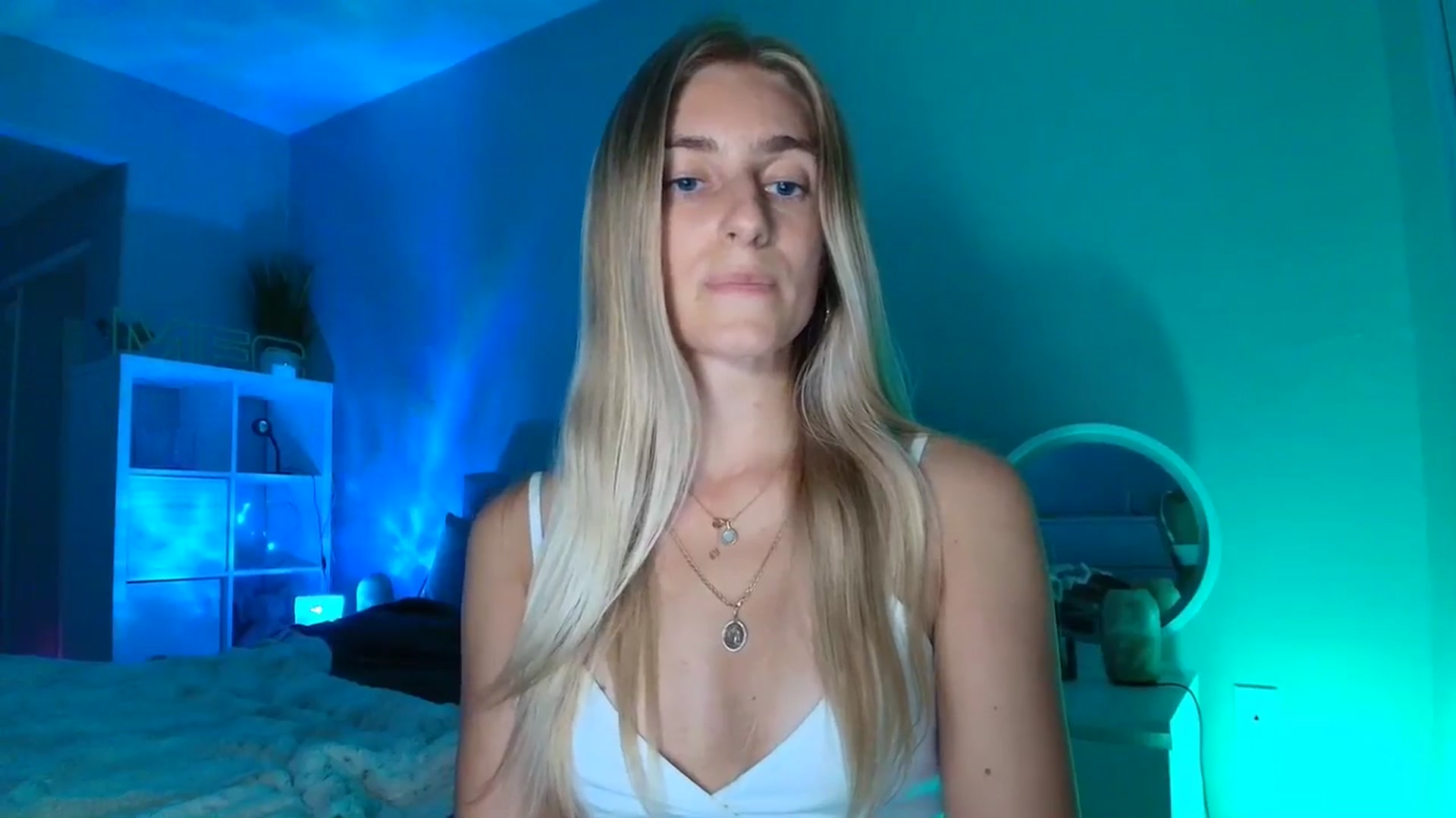Gallery image thumbnail from Irina_VQ's myfreecams stream on, 04/05/2026, 04:02 image 16 of 20