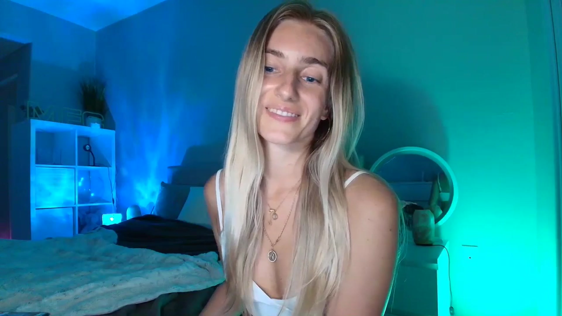 Gallery image thumbnail from Irina_VQ's myfreecams stream on, 04/05/2026, 04:02 image 9 of 20