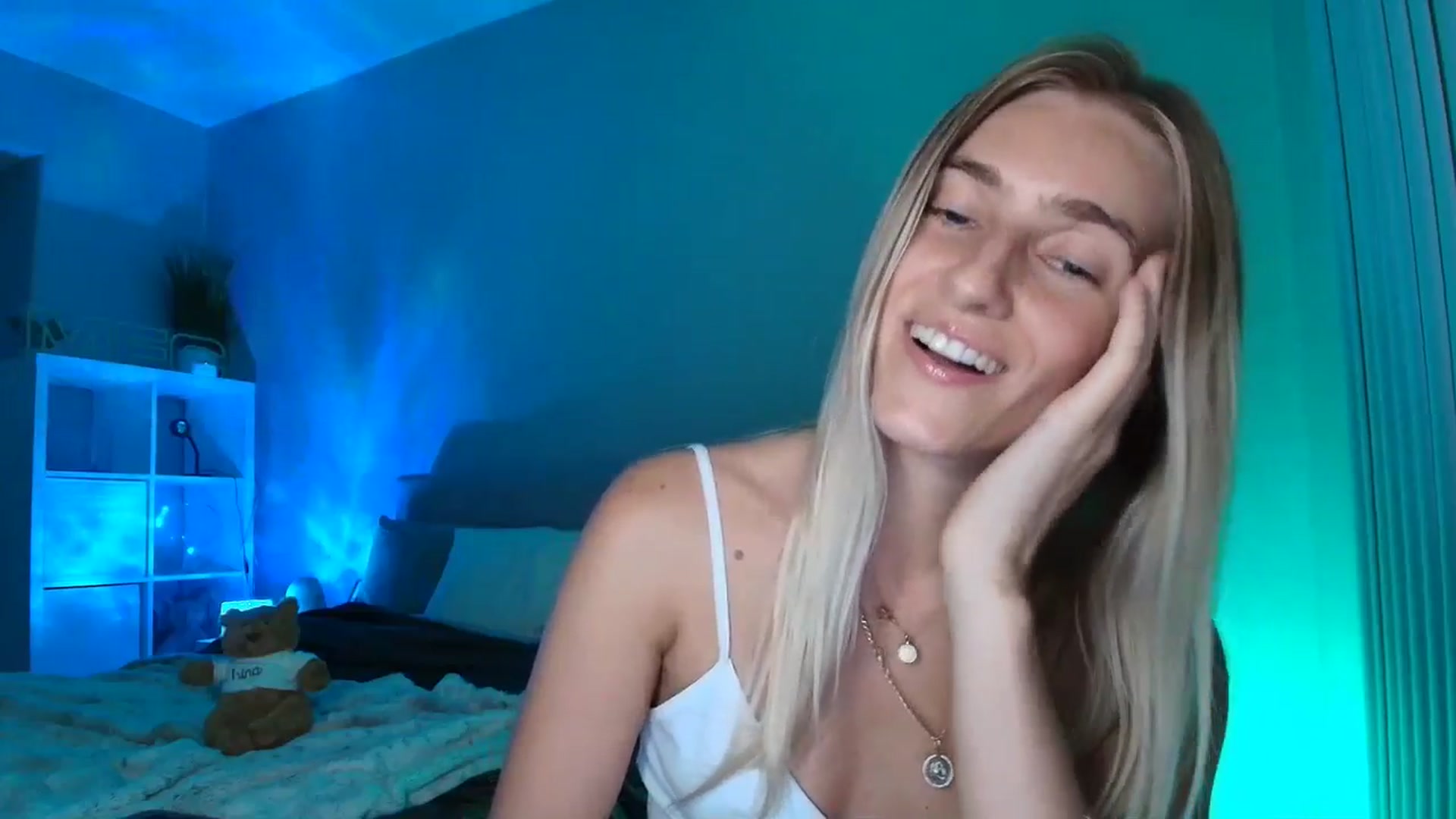 Gallery image thumbnail from Irina_VQ's myfreecams stream on, 04/05/2026, 08:24 image 4 of 20