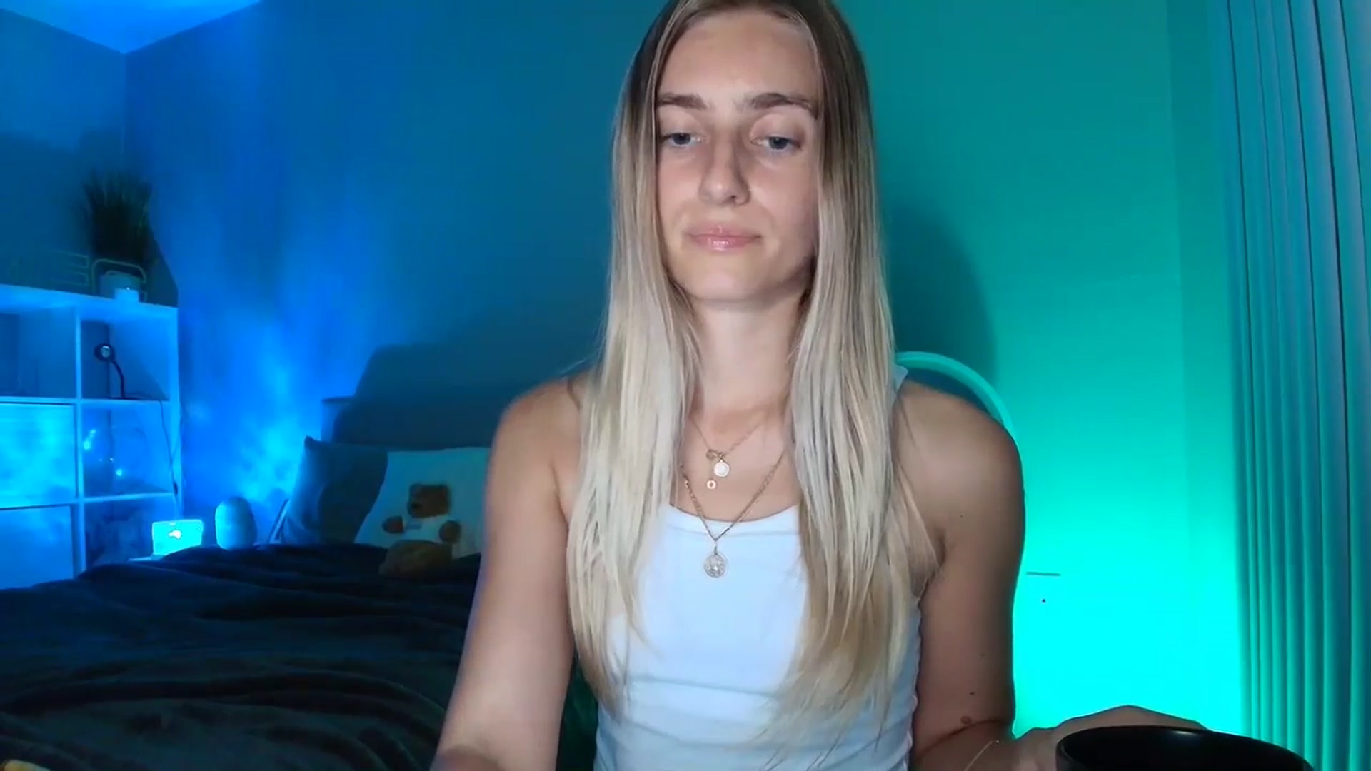 Gallery image thumbnail from Irina_VQ's myfreecams stream on, 04/06/2026, 05:04 image 4 of 20