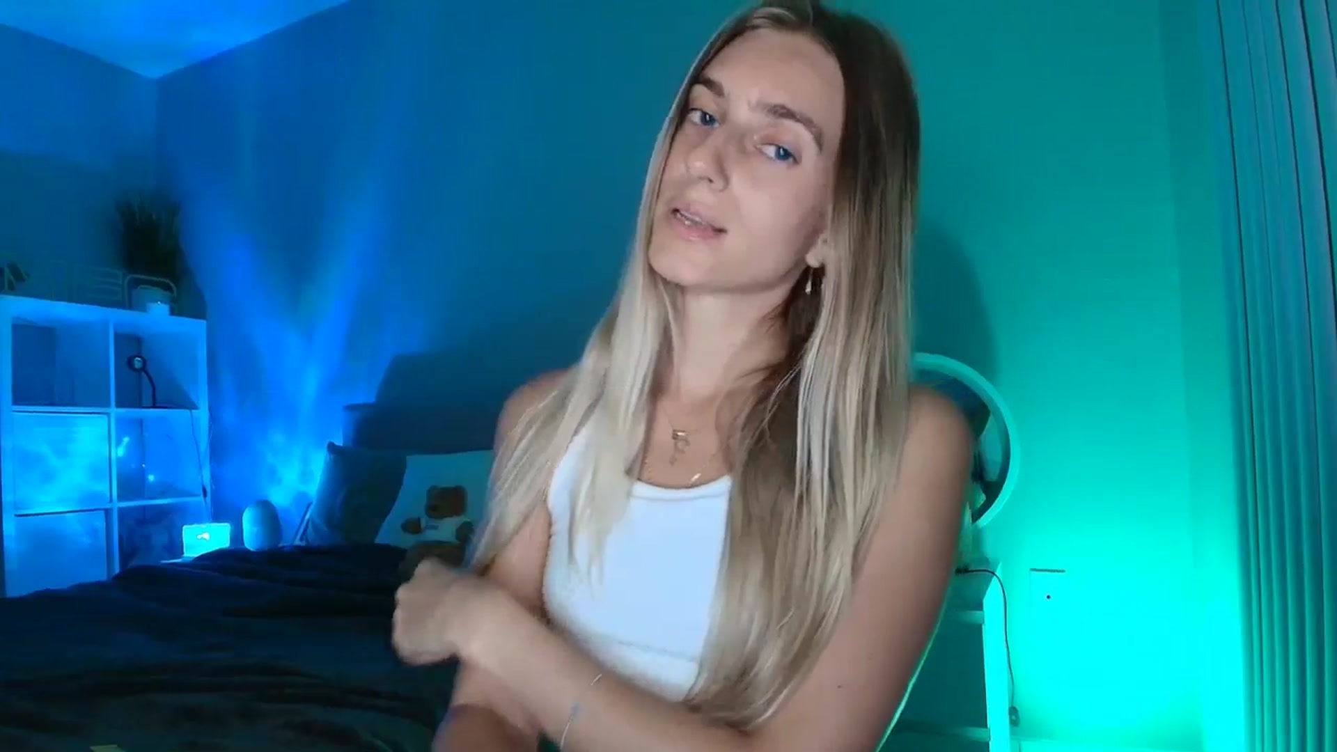 Gallery image thumbnail from Irina_VQ's myfreecams stream on, 04/06/2026, 05:04 image 15 of 20