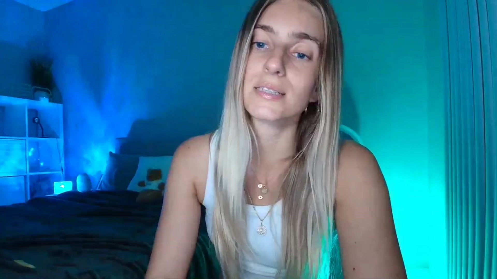 Gallery image thumbnail from Irina_VQ's myfreecams stream on, 04/06/2026, 05:04 image 12 of 20