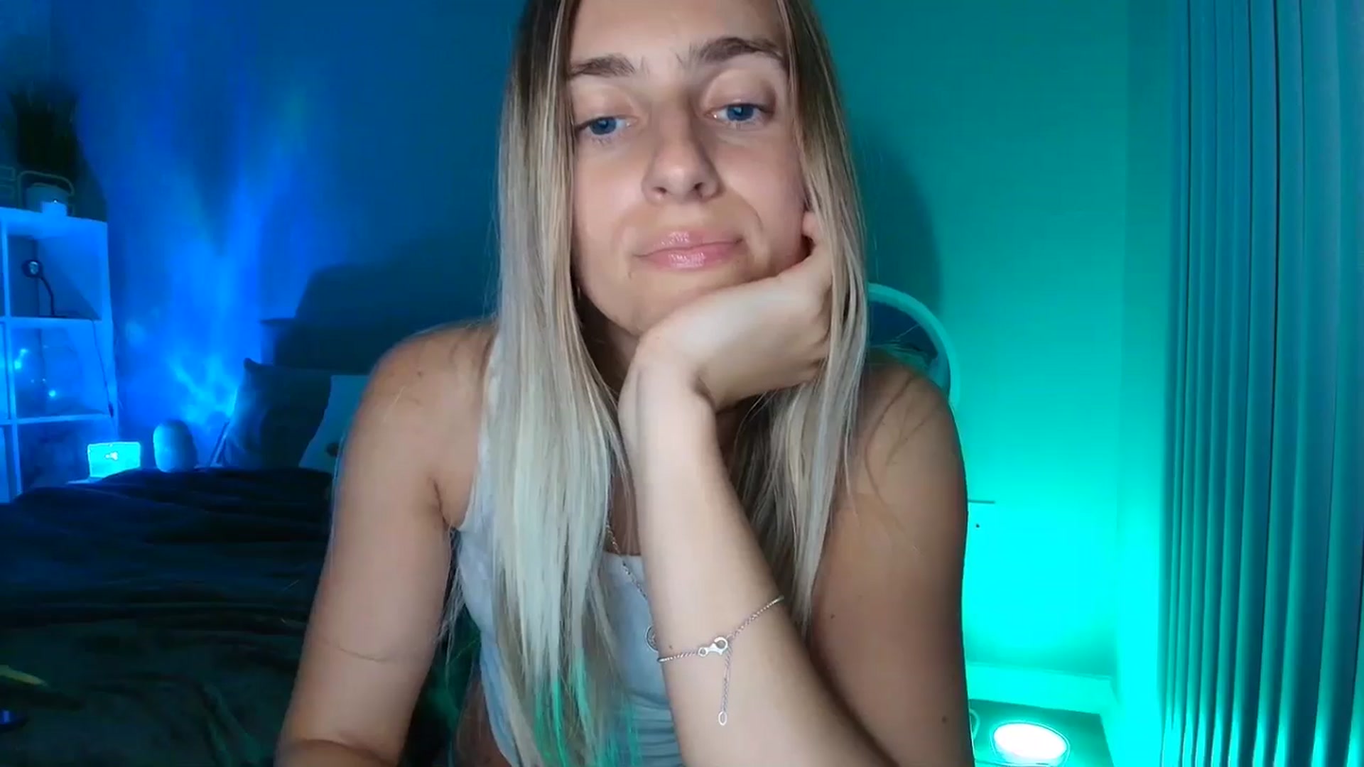 Gallery image thumbnail from Irina_VQ's myfreecams stream on, 04/06/2026, 05:04 image 10 of 20