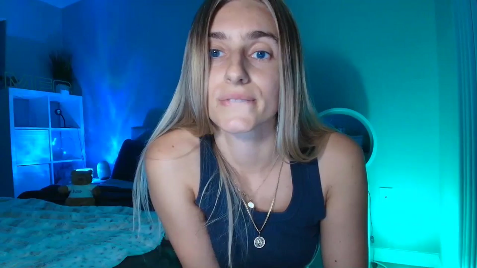 Gallery image thumbnail from Irina_VQ's myfreecams stream on, 04/07/2026, 07:10 image 16 of 20