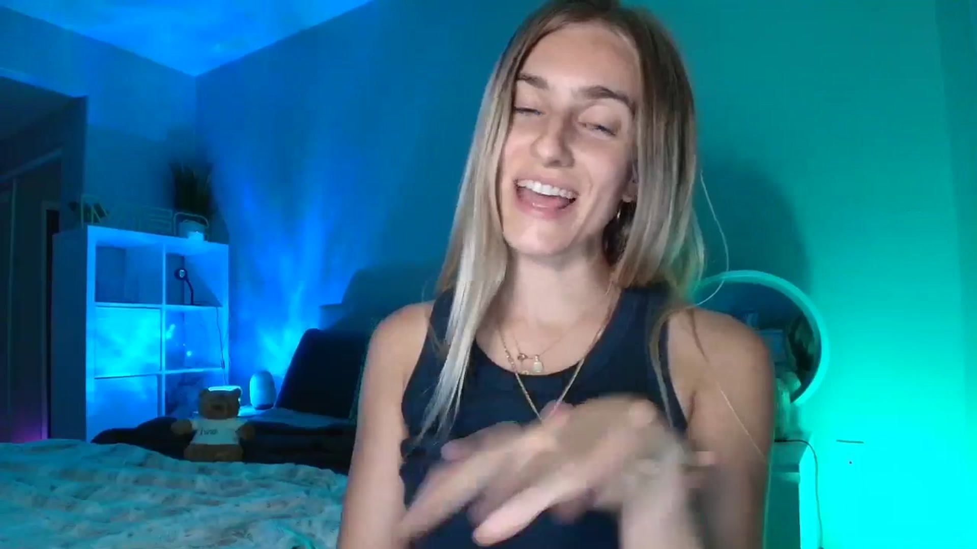 Gallery image thumbnail from Irina_VQ's myfreecams stream on, 04/07/2026, 07:10 image 17 of 20
