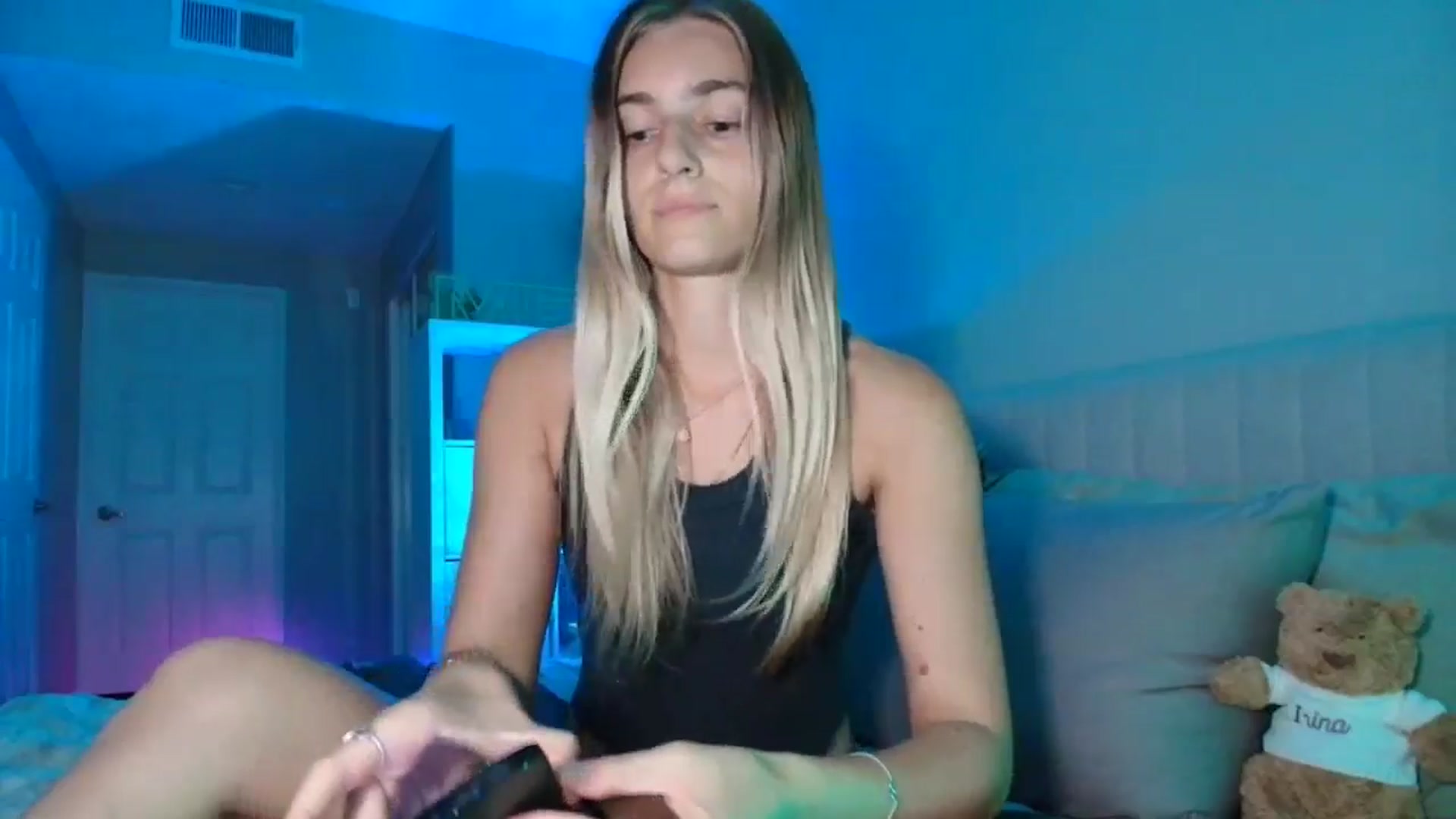 Gallery image thumbnail from Irina_VQ's myfreecams stream on, 04/07/2026, 09:25 image 3 of 20