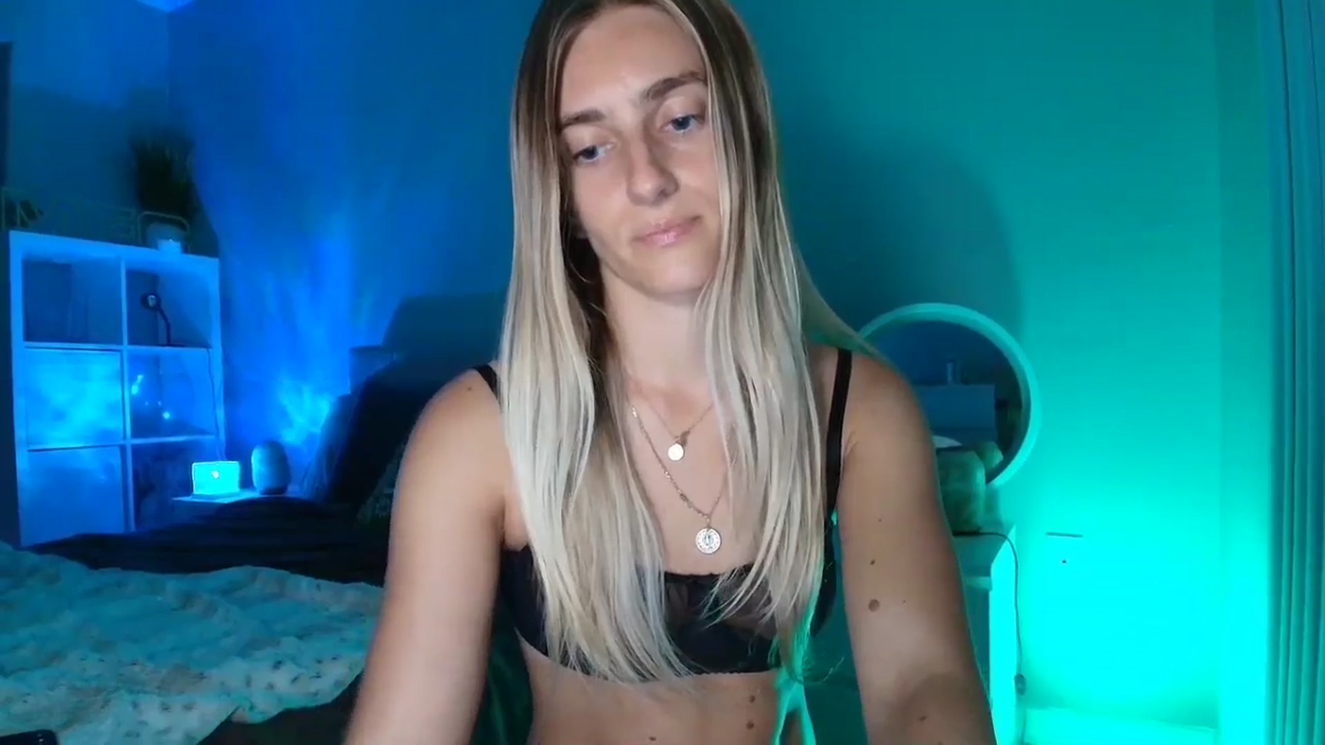 Gallery image thumbnail from Irina_VQ's myfreecams stream on, 04/08/2026, 04:06 image 15 of 20