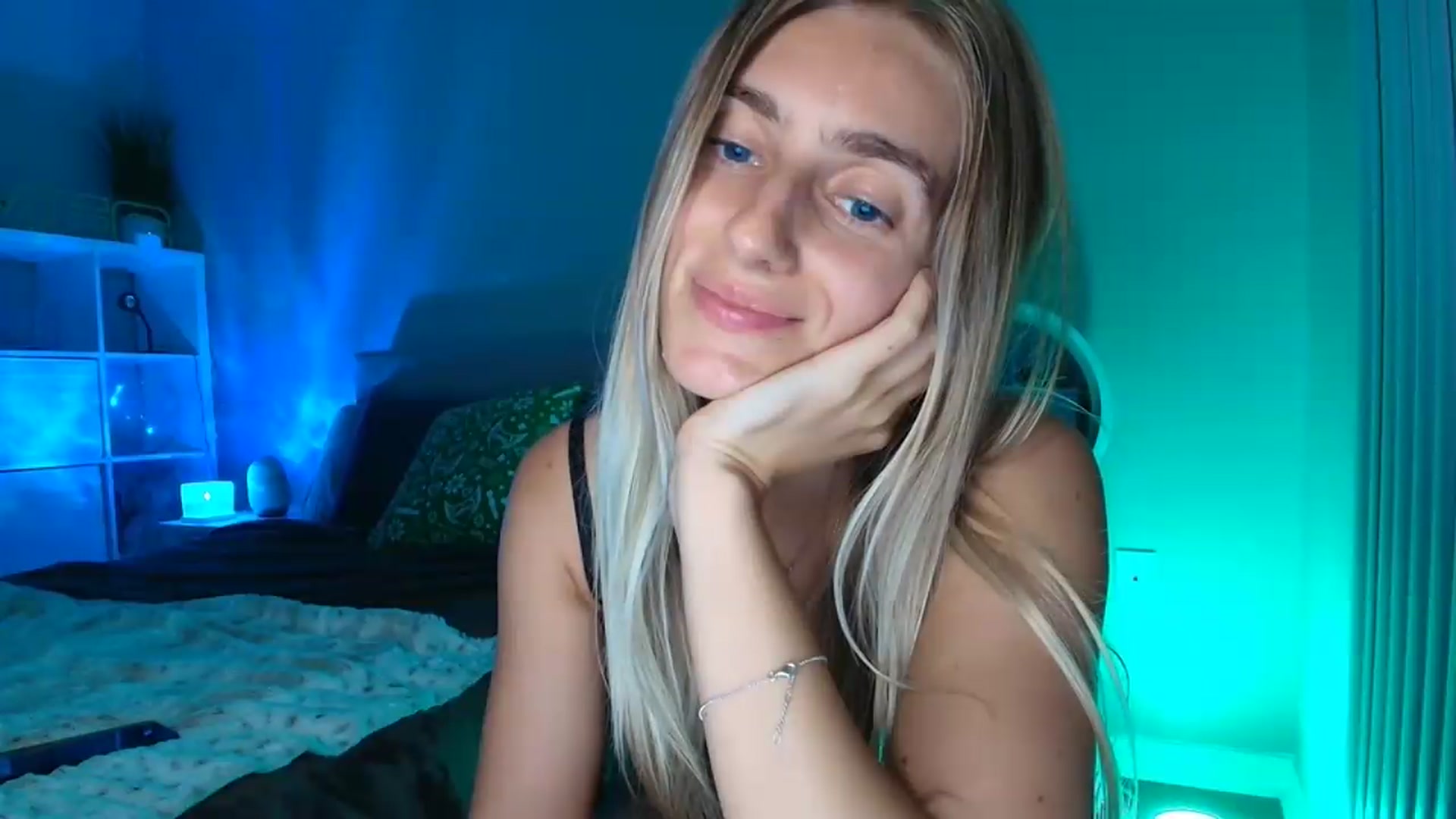 Gallery image thumbnail from Irina_VQ's myfreecams stream on, 04/08/2026, 05:26 image 17 of 20