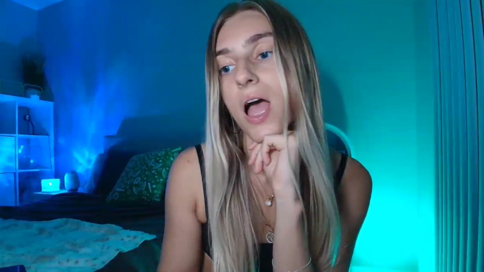 Gallery image thumbnail from Irina_VQ's myfreecams stream on, 04/08/2026, 05:26 image 2 of 20