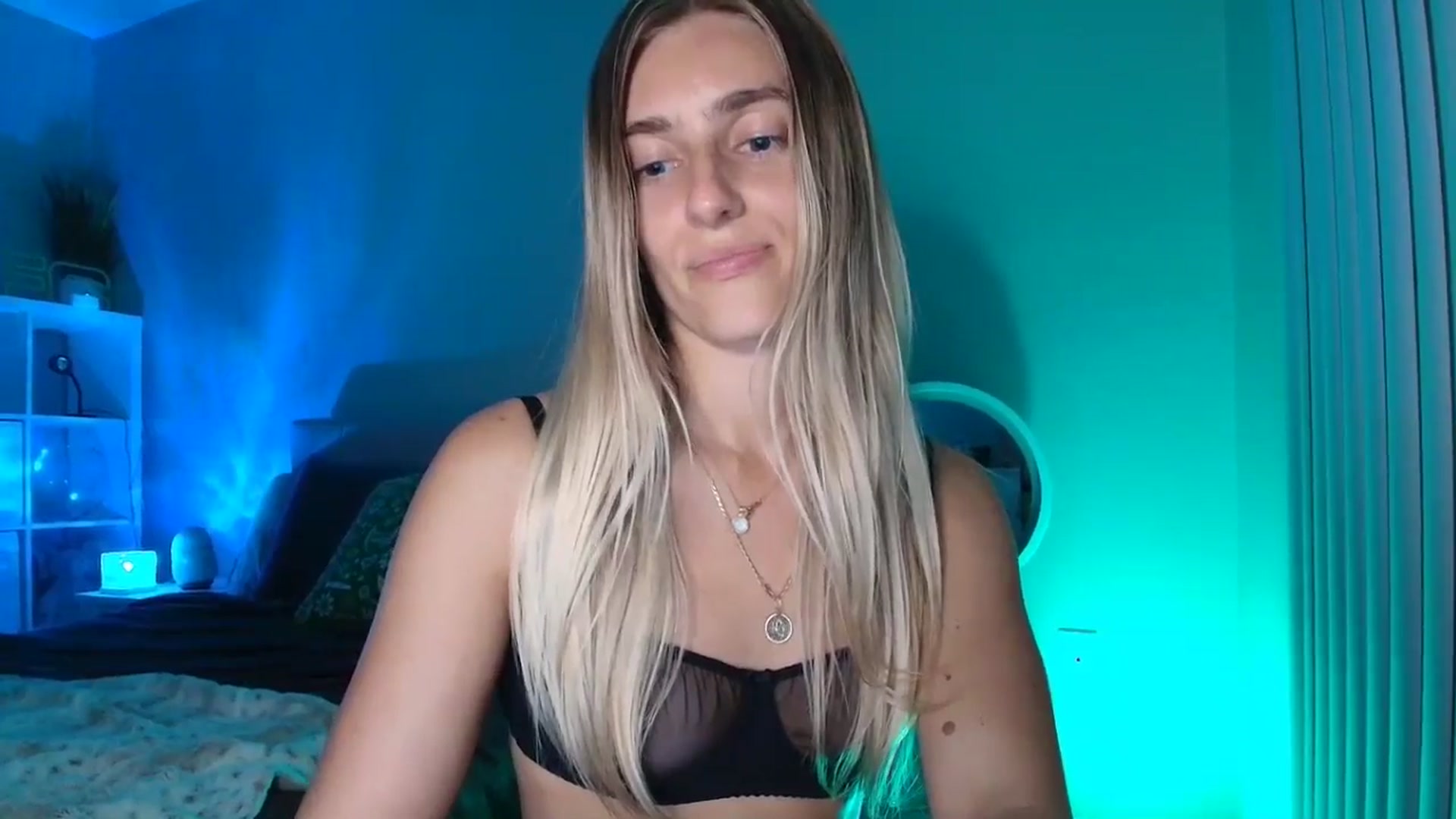 Gallery image thumbnail from Irina_VQ's myfreecams stream on, 04/08/2026, 06:58 image 8 of 20