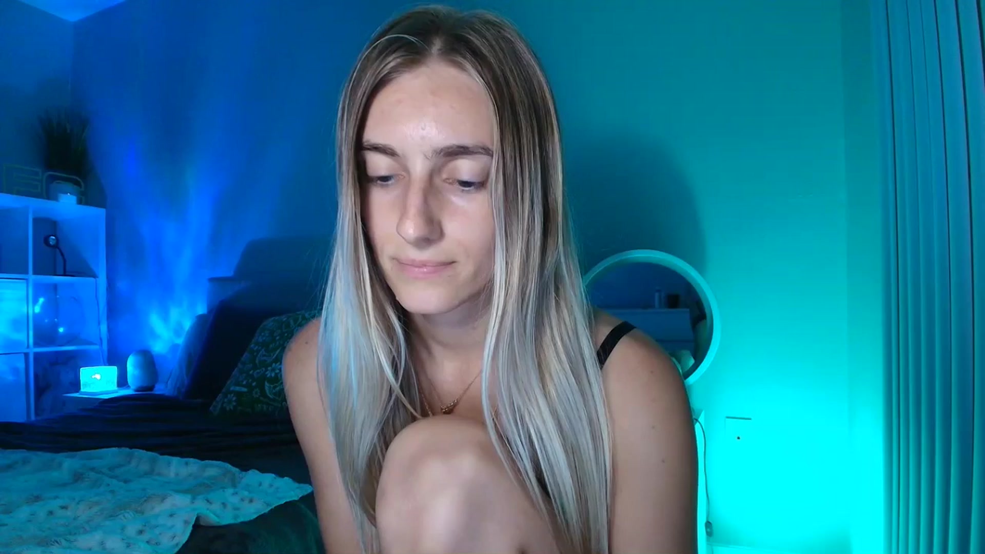 Gallery image thumbnail from Irina_VQ's myfreecams stream on, 04/08/2026, 06:58 image 4 of 20
