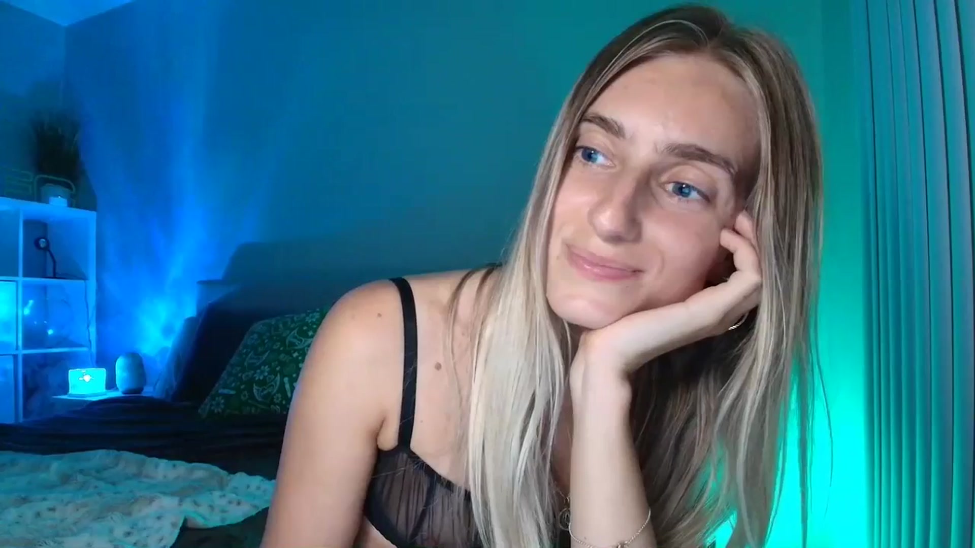 Gallery image thumbnail from Irina_VQ's myfreecams stream on, 04/08/2026, 06:58 image 7 of 20