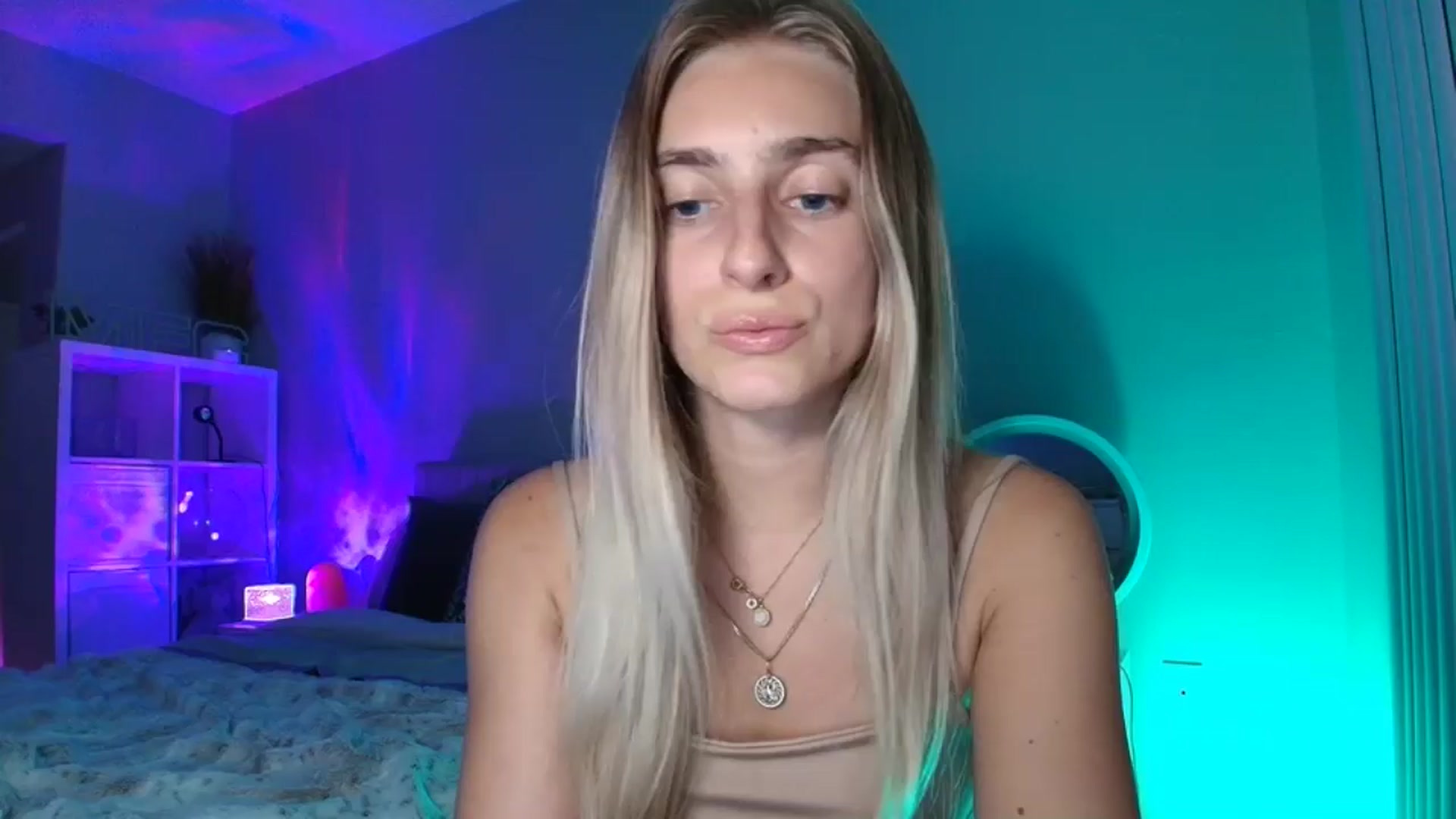 Gallery image thumbnail from Irina_VQ's myfreecams stream on, 04/16/2026, 06:24 image 1 of 20
