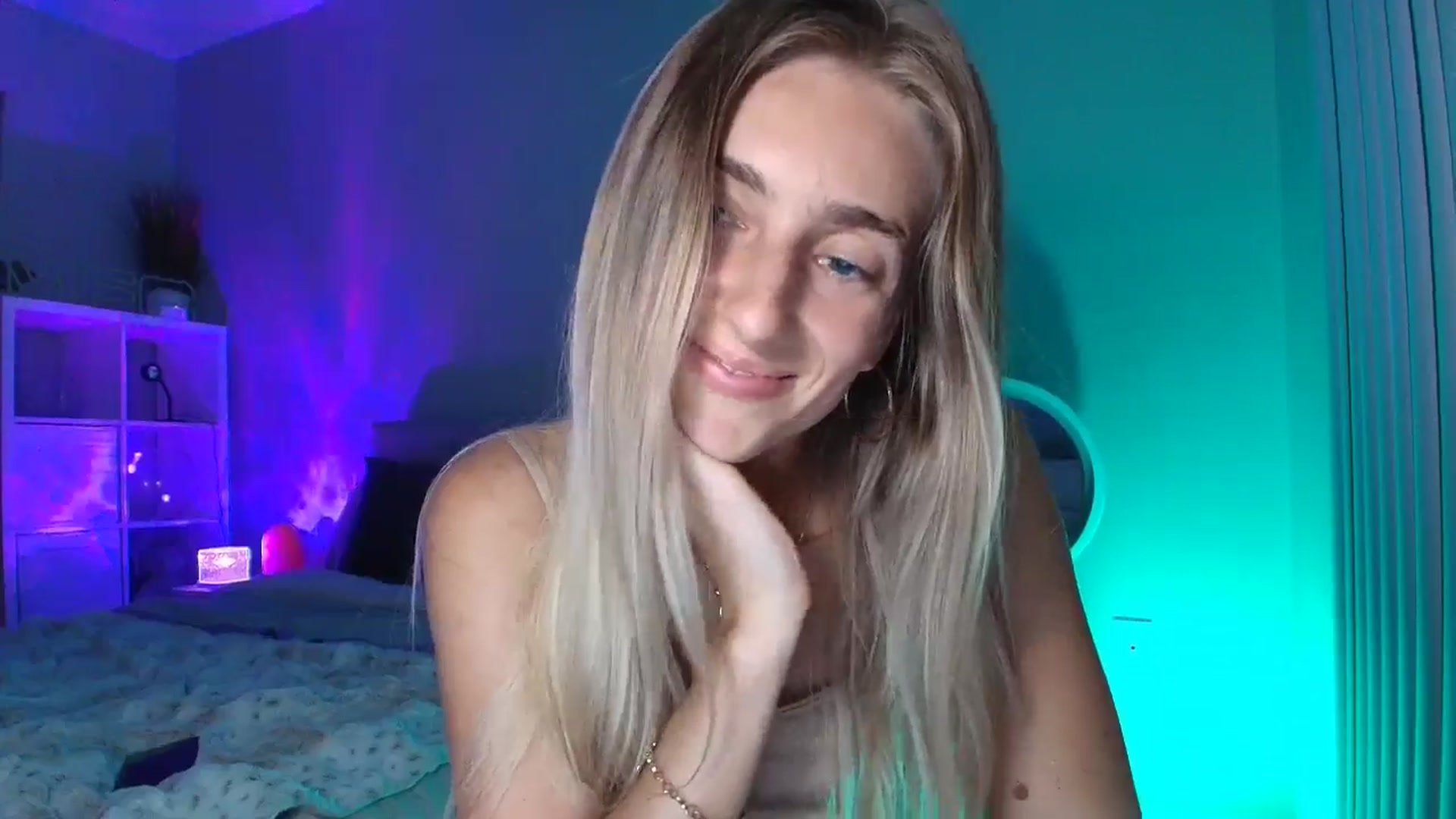 Gallery image thumbnail from Irina_VQ's myfreecams stream on, 04/16/2026, 06:24 image 8 of 20