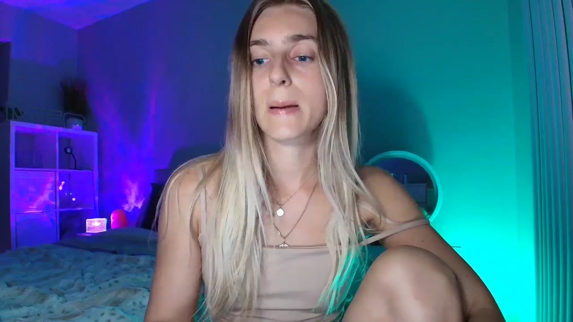 Gallery image thumbnail from Irina_VQ's myfreecams stream on, 04/16/2026, 06:24 image 14 of 20