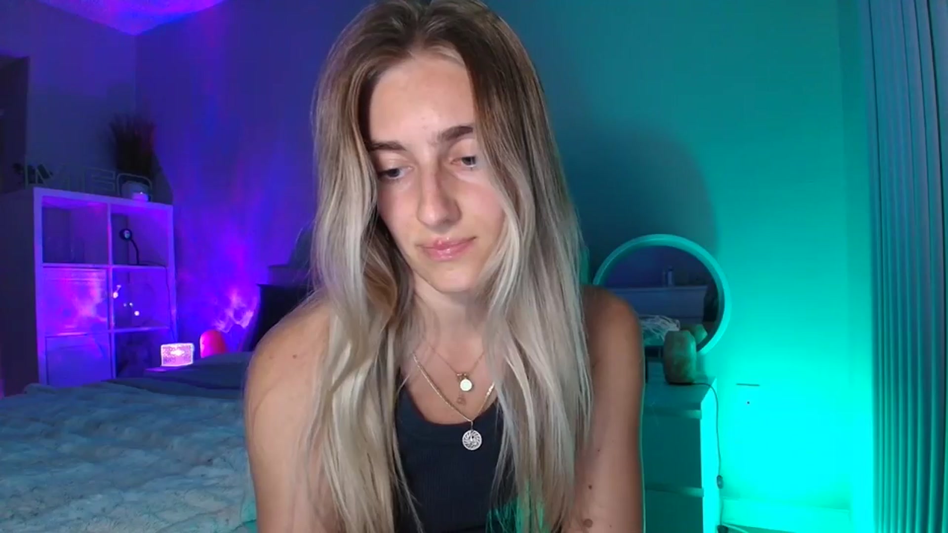 Gallery image thumbnail from Irina_VQ's myfreecams stream on, 04/18/2026, 06:47 image 11 of 20