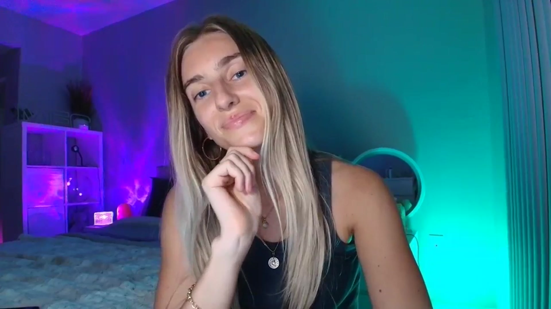 Gallery image thumbnail from Irina_VQ's myfreecams stream on, 04/18/2026, 08:26 image 16 of 20