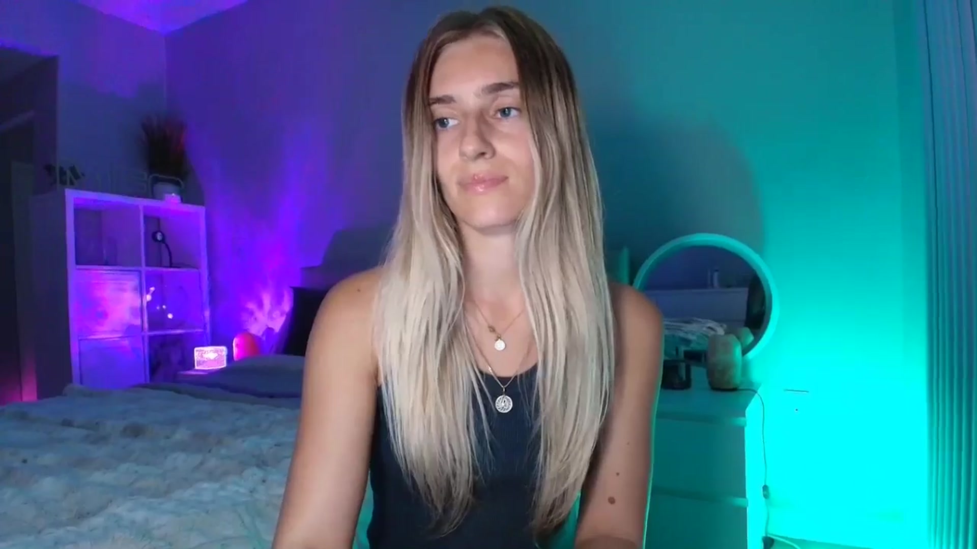 Gallery image thumbnail from Irina_VQ's myfreecams stream on, 04/18/2026, 08:26 image 2 of 20