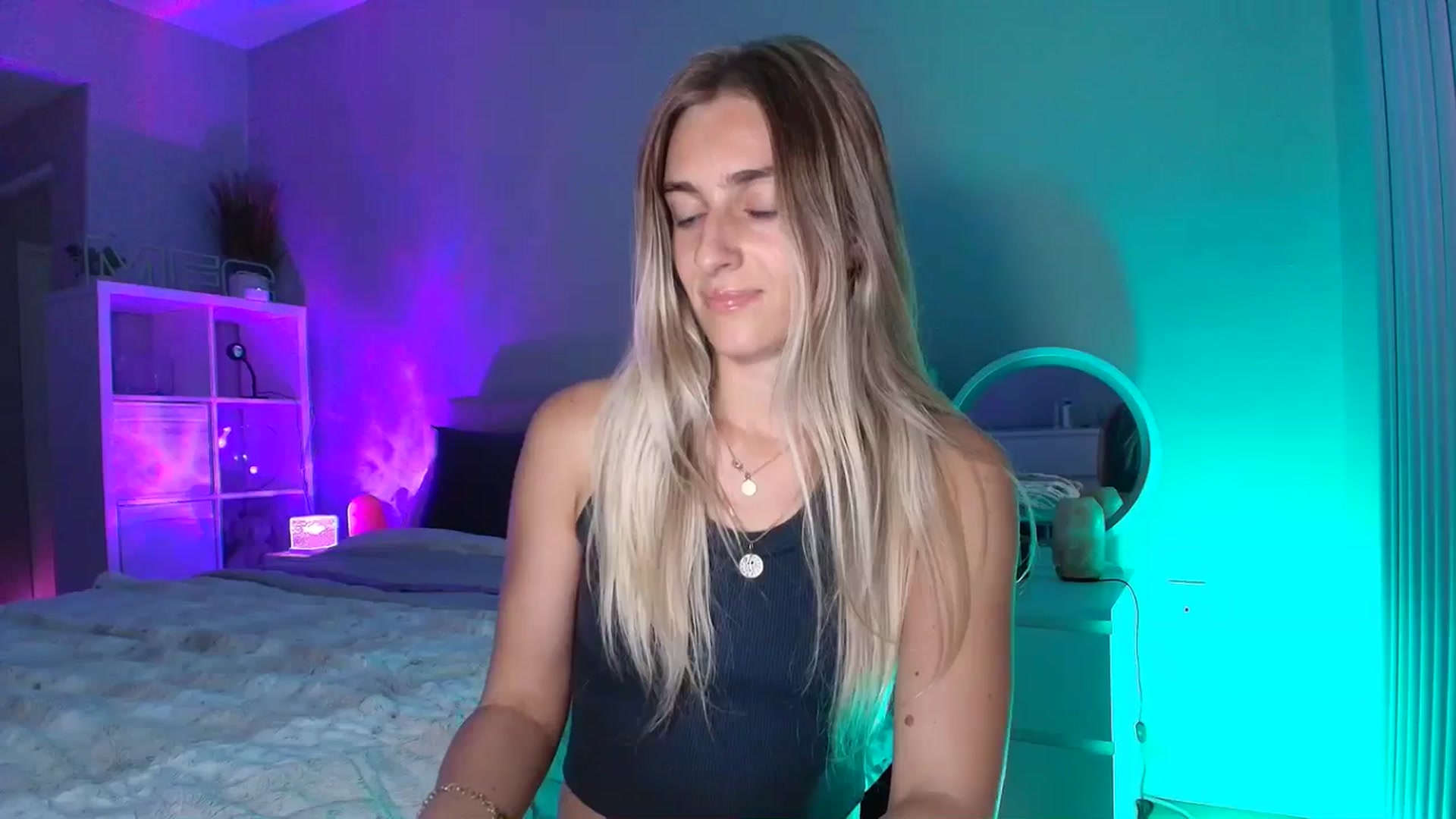 Gallery image thumbnail from Irina_VQ's myfreecams stream on, 04/18/2026, 08:26 image 4 of 20