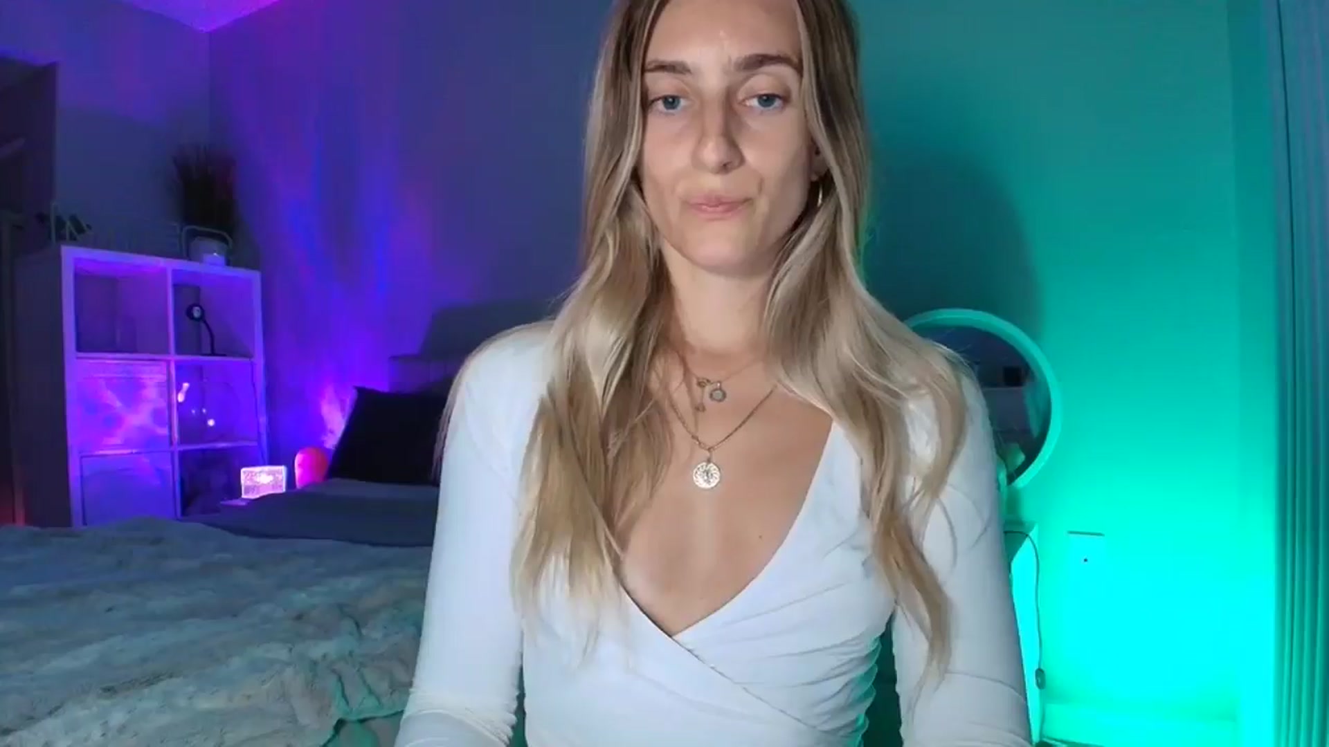 Gallery image thumbnail from Irina_VQ's myfreecams stream on, 04/20/2026, 06:17 image 10 of 20