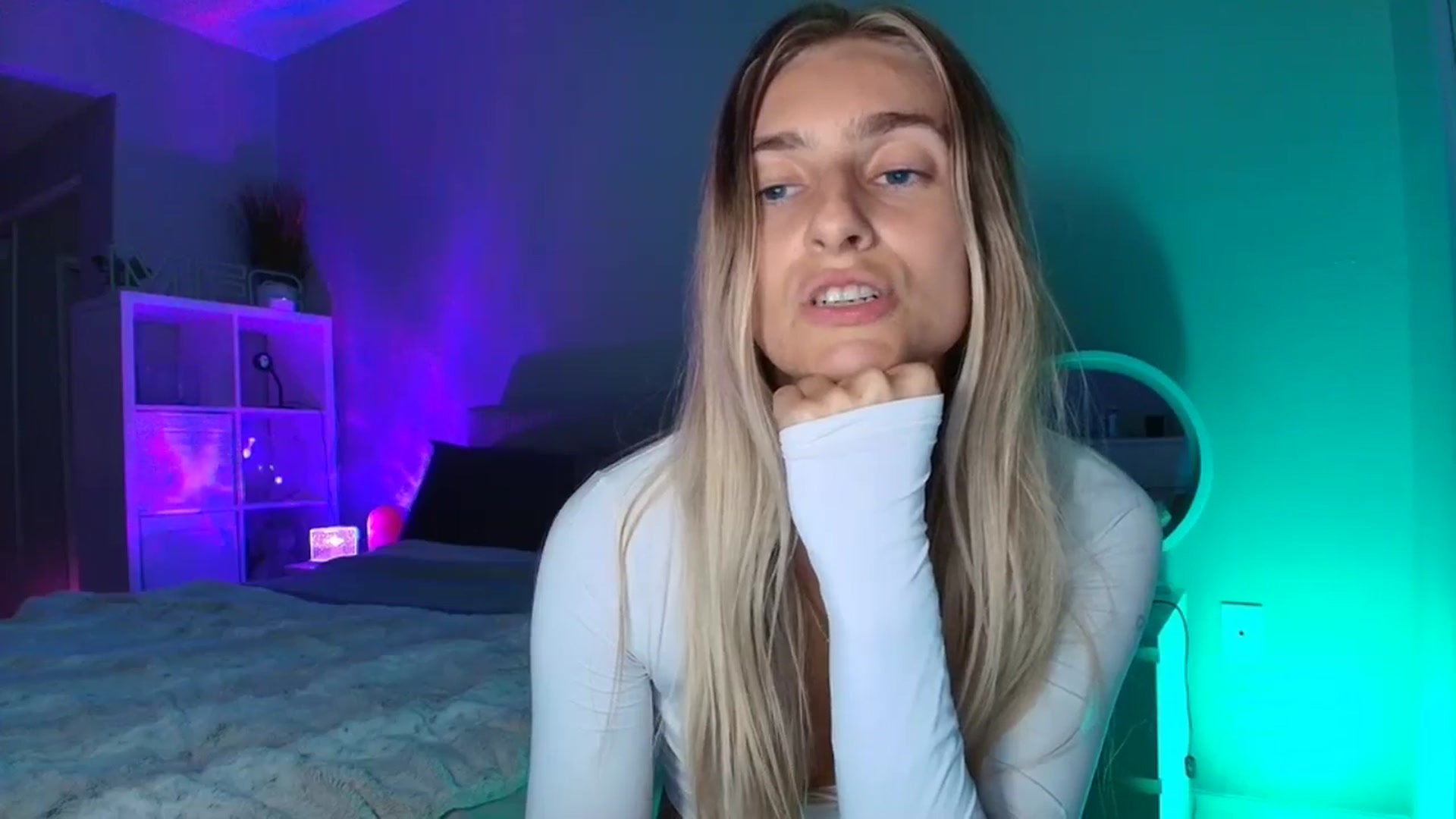 Gallery image thumbnail from Irina_VQ's myfreecams stream on, 04/20/2026, 06:17 image 7 of 20