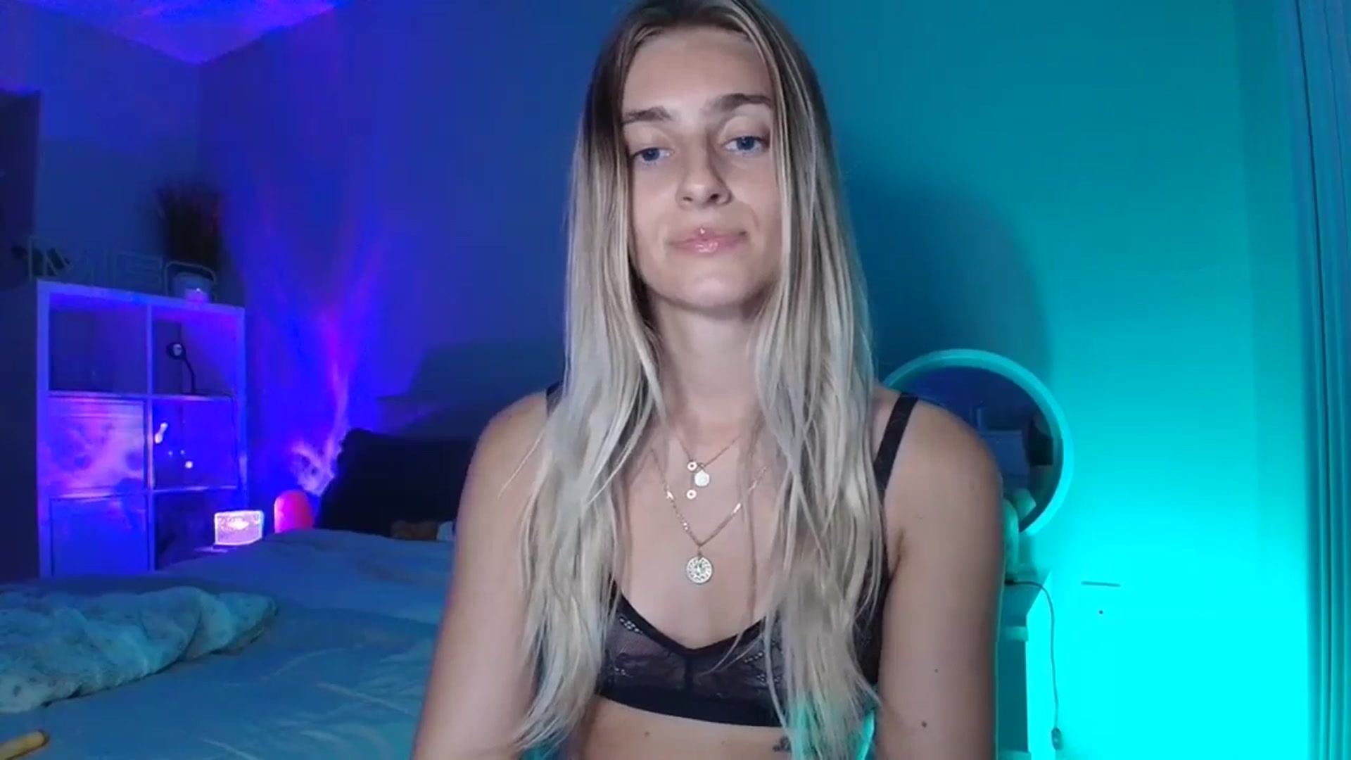 Gallery image thumbnail from Irina_VQ's myfreecams stream on, 04/22/2026, 05:51 image 13 of 20