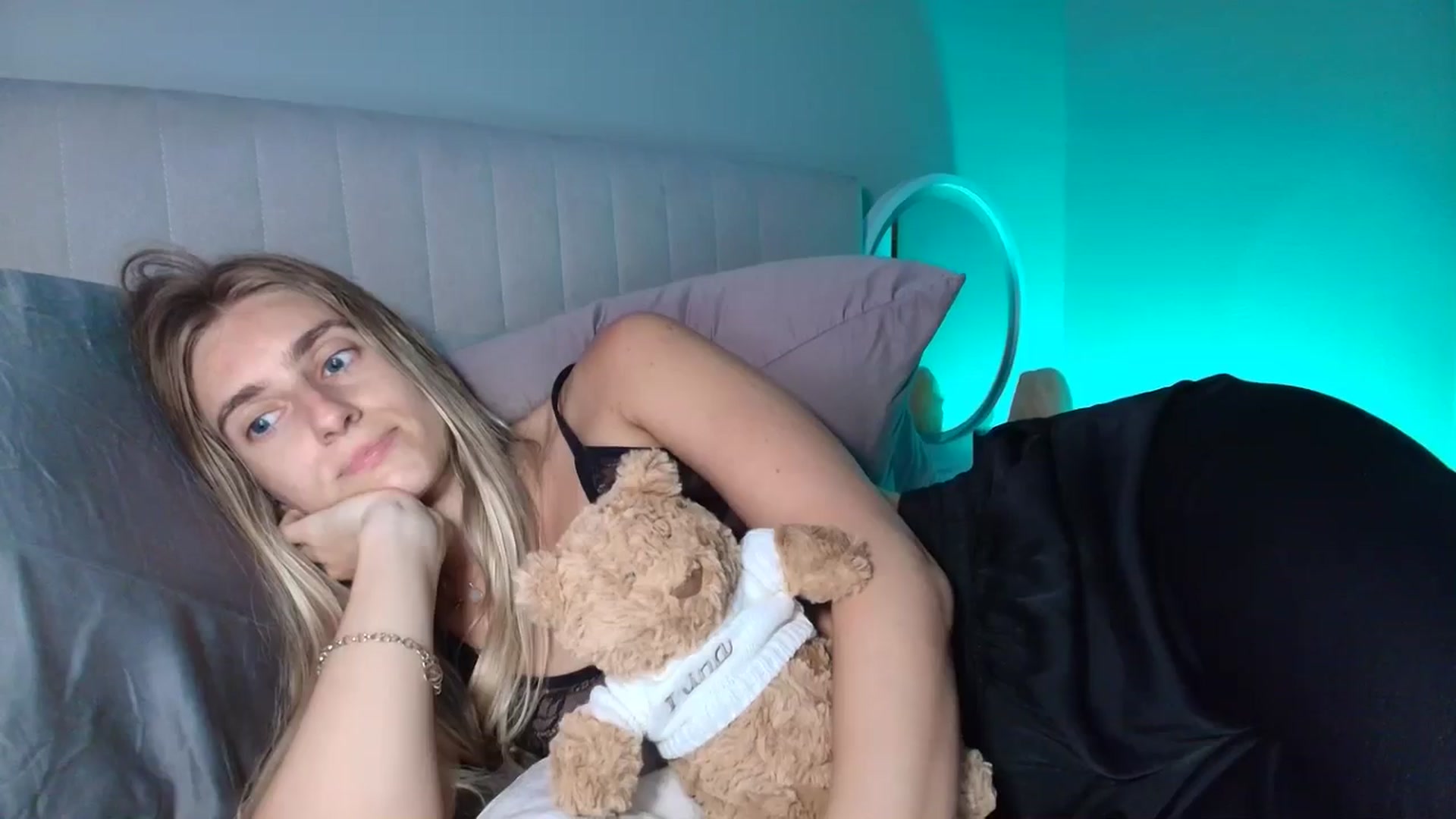 Gallery image thumbnail from Irina_VQ's myfreecams stream on, 05/02/2026, 06:56 image 20 of 20