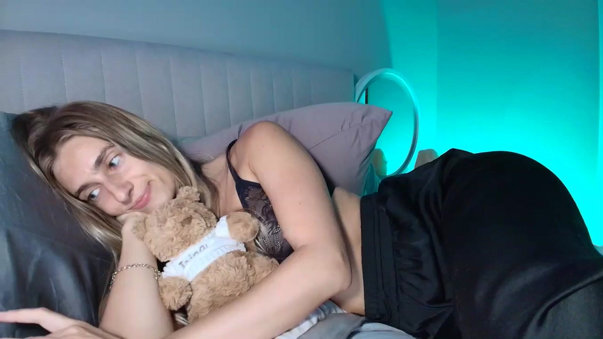Gallery image thumbnail from Irina_VQ's myfreecams stream on, 05/02/2026, 06:56 image 12 of 20