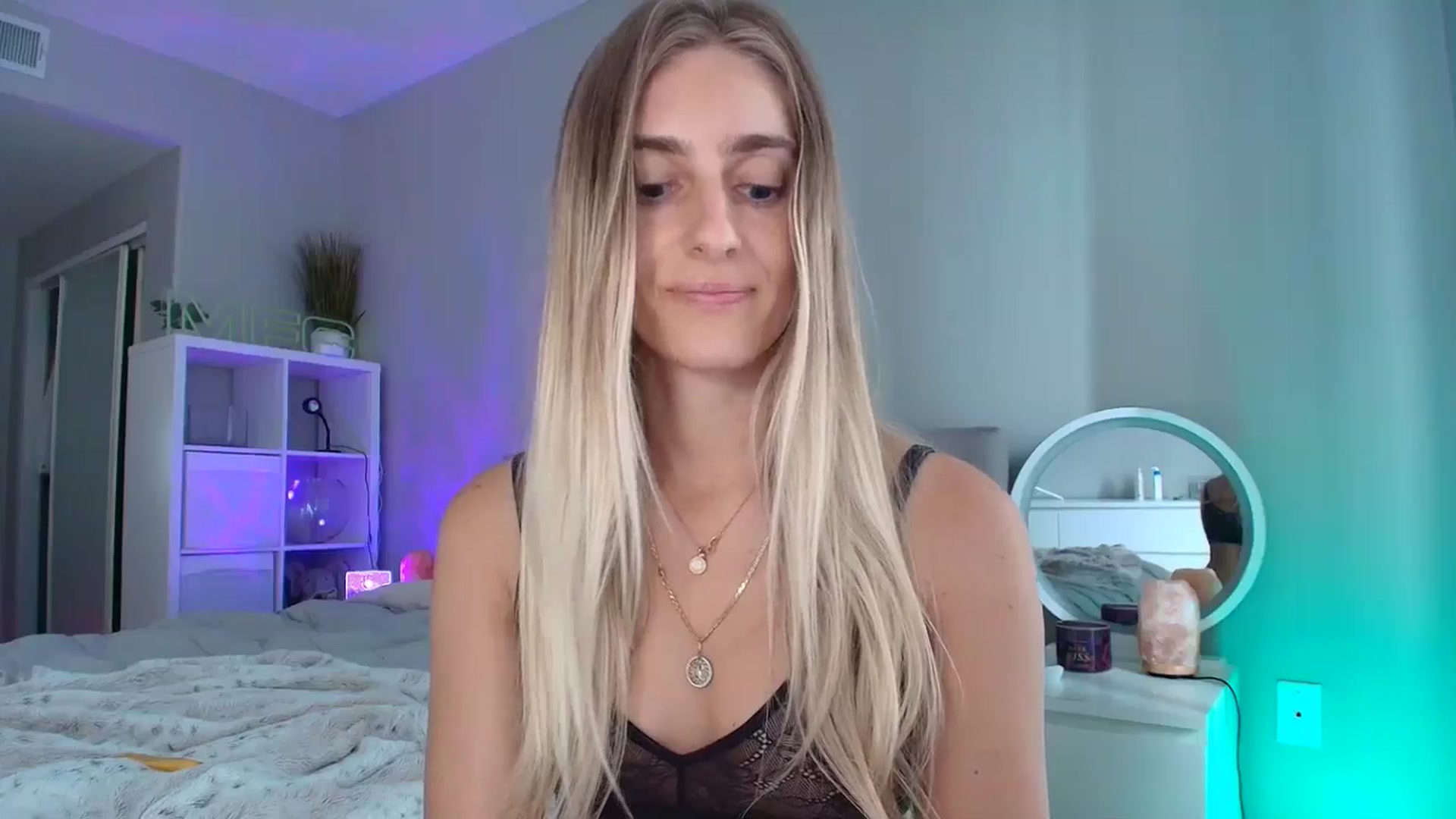 Gallery image thumbnail from Irina_VQ's myfreecams stream on, 05/02/2026, 23:35 image 6 of 20