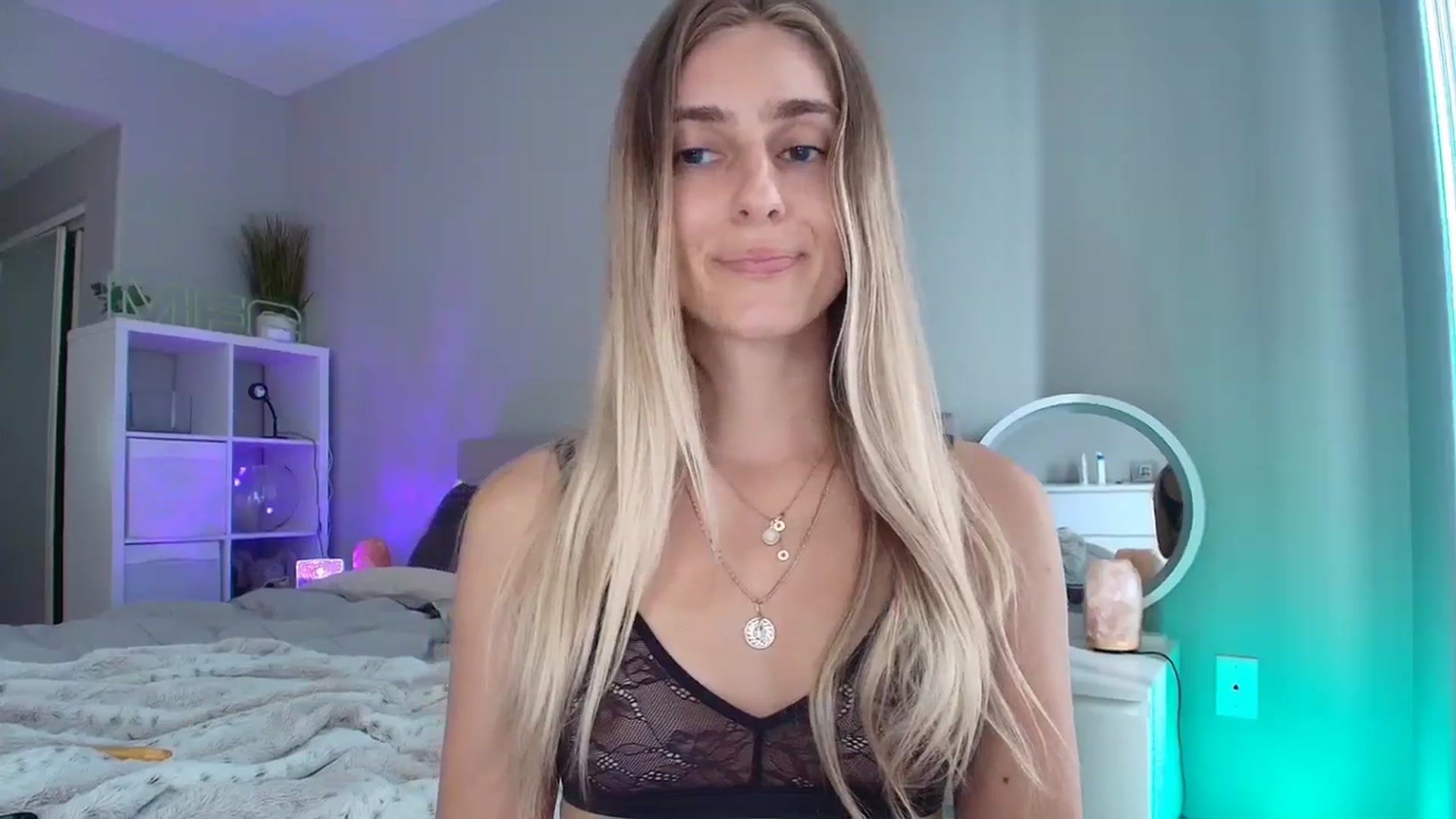 Gallery image thumbnail from Irina_VQ's myfreecams stream on, 05/02/2026, 23:35 image 19 of 20