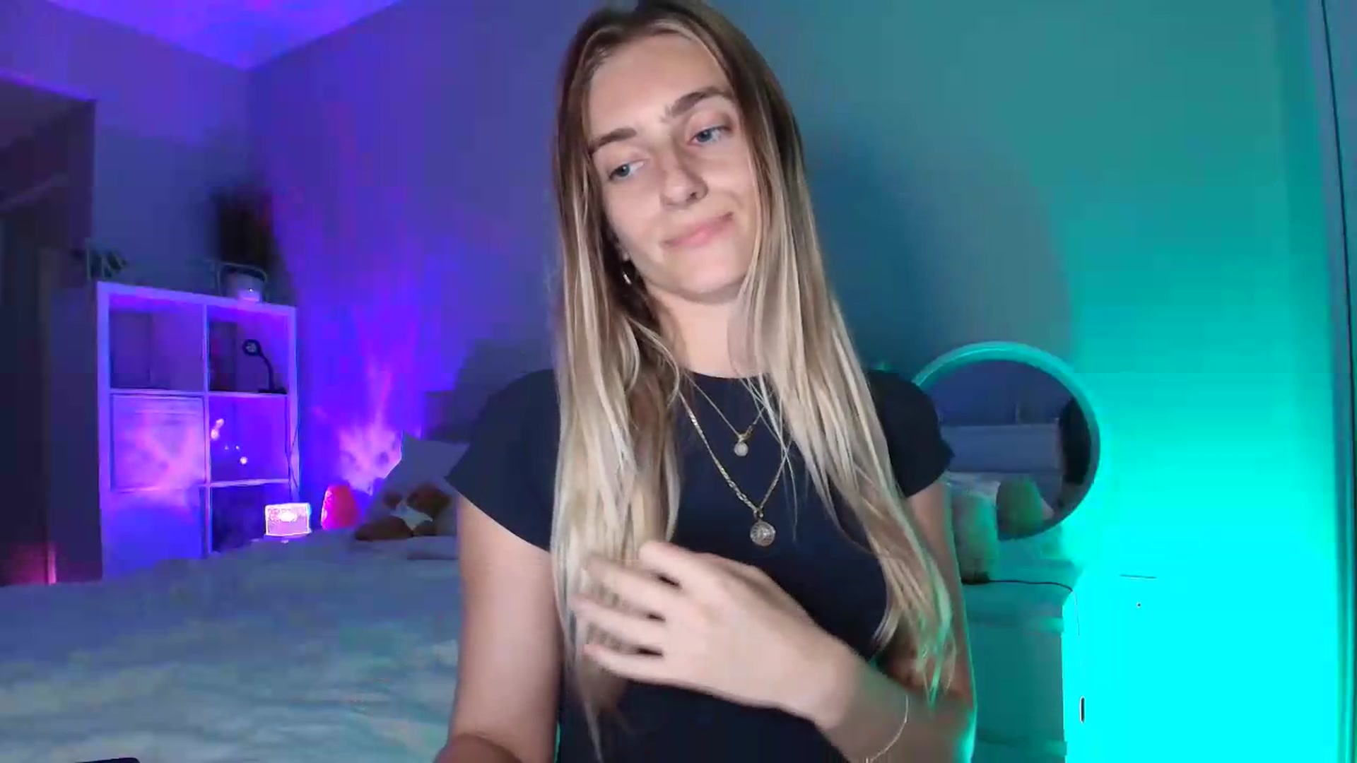 Gallery image thumbnail from Irina_VQ's myfreecams stream on, 06/29/2026, 07:45 image 18 of 20
