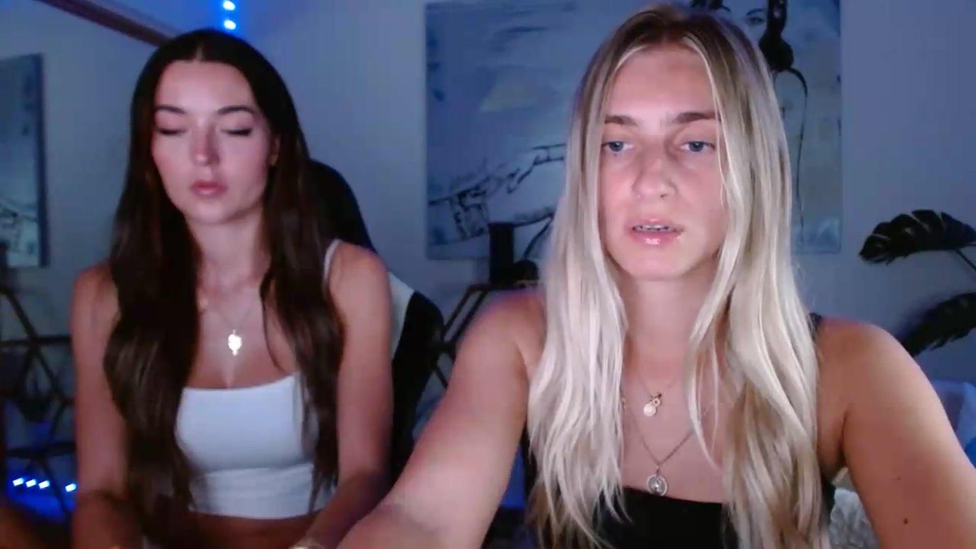Gallery image thumbnail from Irina_VQ's myfreecams stream on, 08/10/2026, 04:53 image 16 of 20