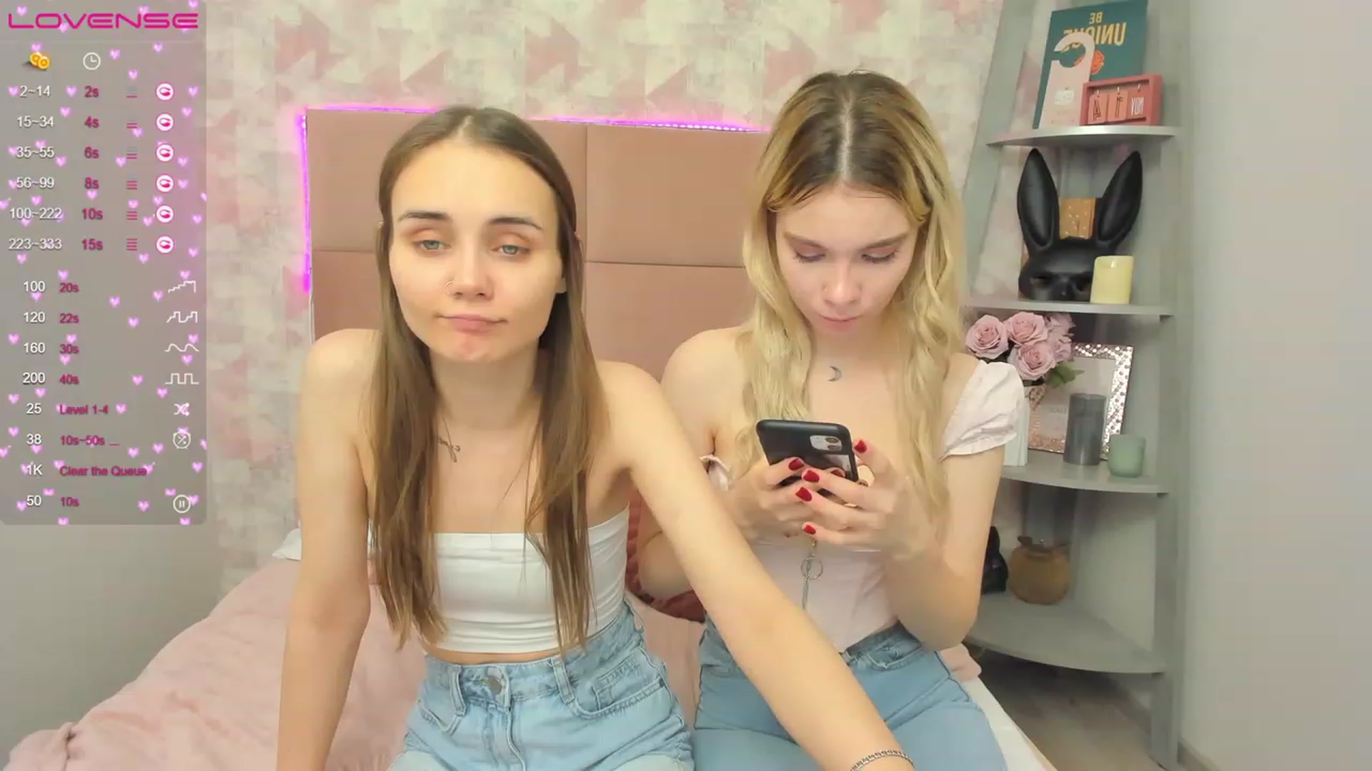 Gallery image thumbnail from IrisAdams's myfreecams stream on, 11/19/2022, 10:08 image 18 of 20