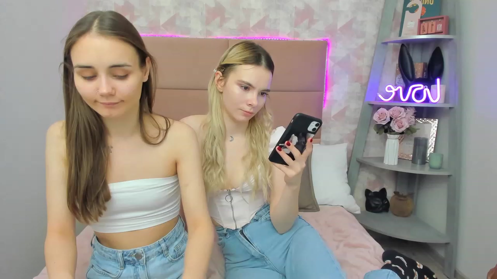 Gallery image thumbnail from IrisAdams's myfreecams stream on, 11/19/2022, 12:52 image 18 of 20