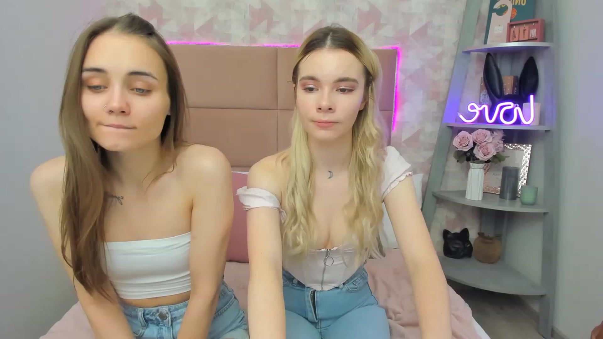 Gallery image thumbnail from IrisAdams's myfreecams stream on, 11/19/2022, 12:52 image 15 of 20