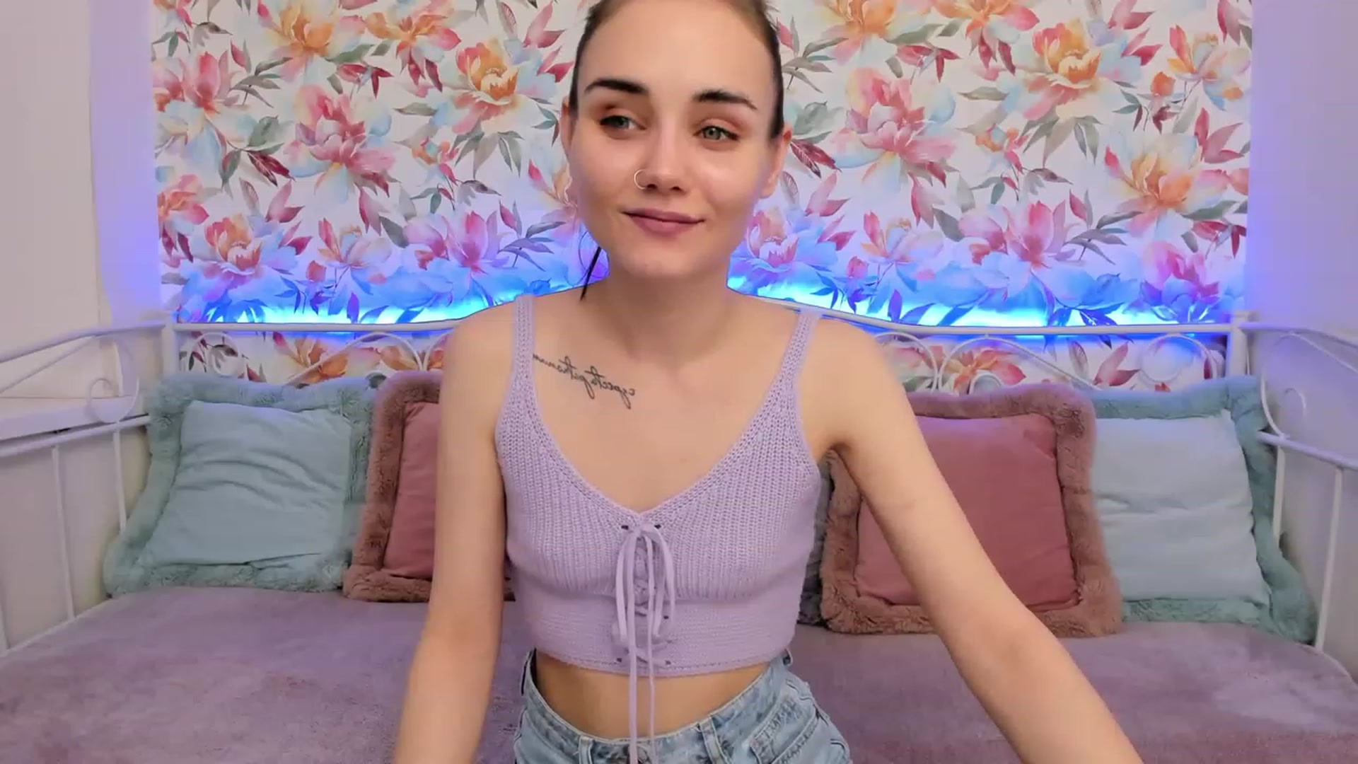 Gallery image thumbnail from IrisAdams's myfreecams stream on, 11/21/2022, 19:34 image 13 of 20