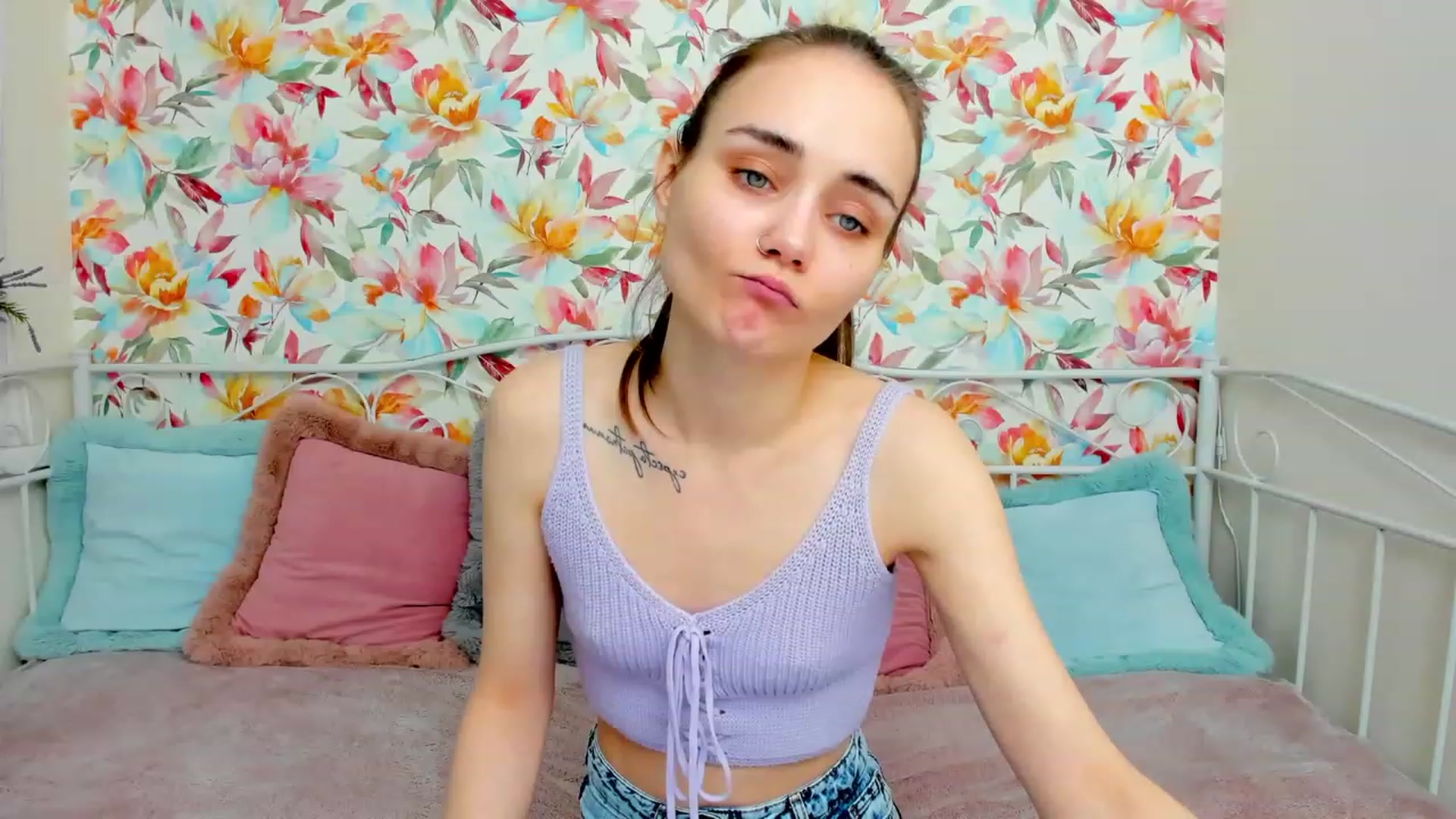 Gallery image thumbnail from IrisAdams's myfreecams stream on, 11/27/2022, 16:07 image 17 of 20