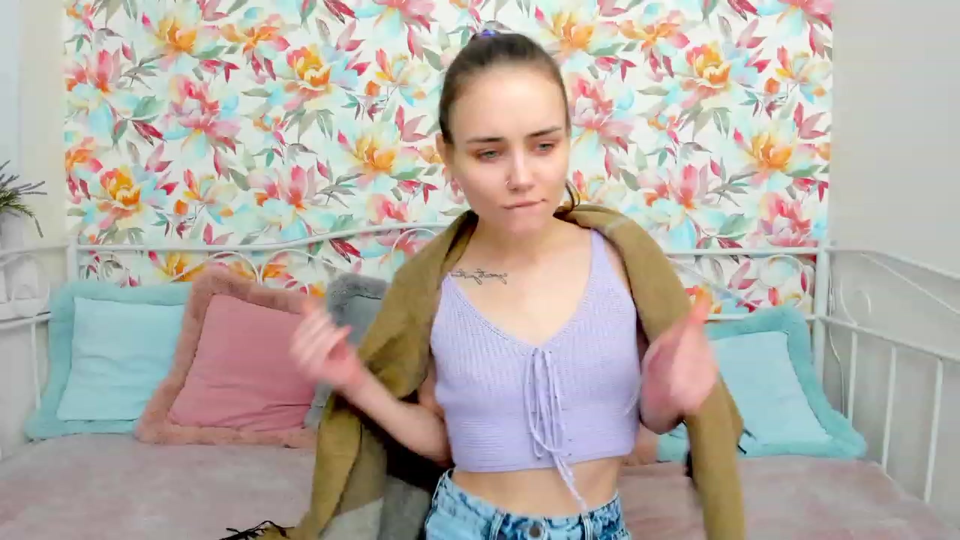 Gallery image thumbnail from IrisAdams's myfreecams stream on, 11/27/2022, 16:07 image 2 of 20