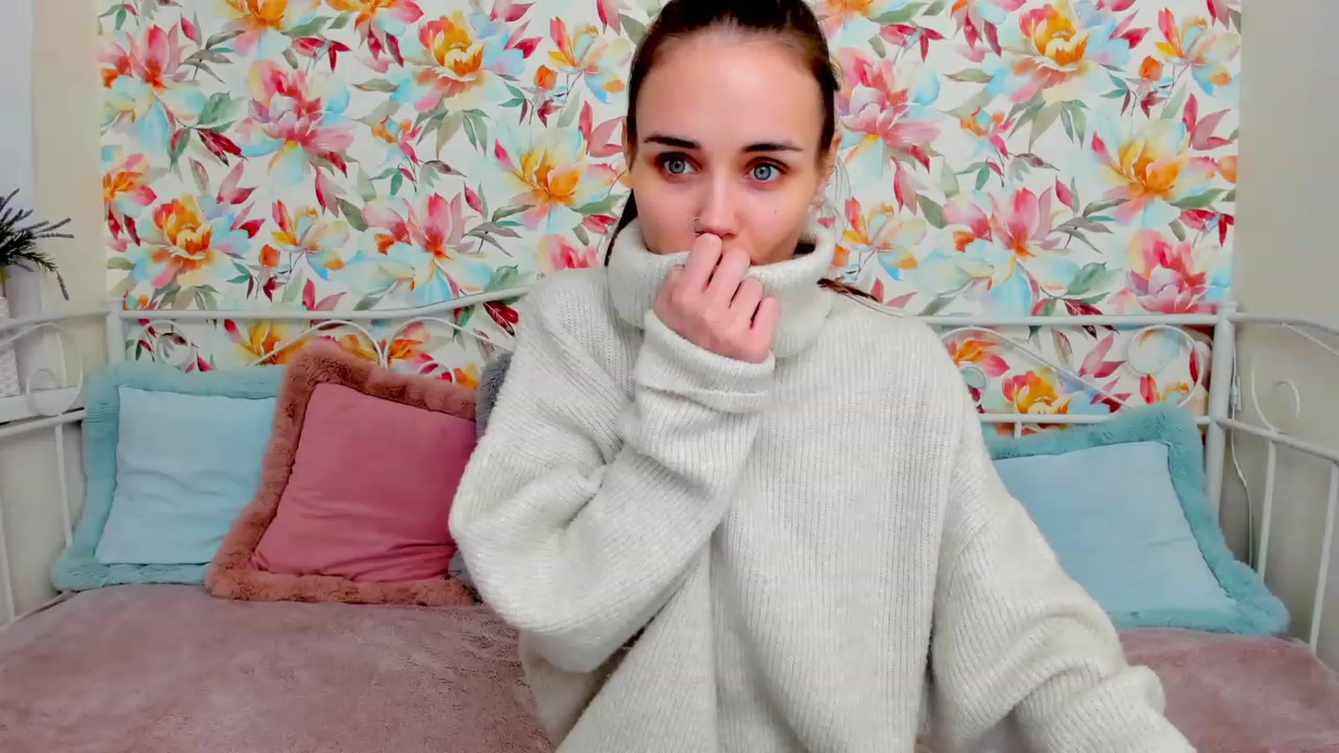 Gallery image thumbnail from IrisAdams's myfreecams stream on, 11/27/2022, 19:30 image 3 of 20