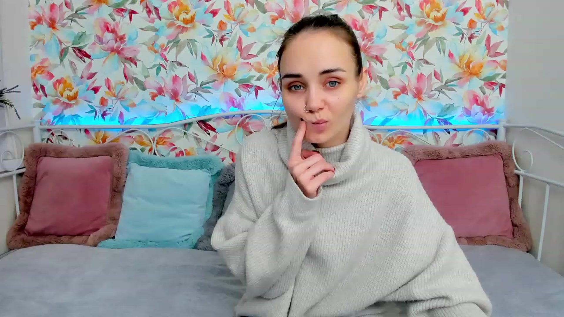 Gallery image thumbnail from IrisAdams's myfreecams stream on, 12/04/2022, 14:12 image 16 of 20