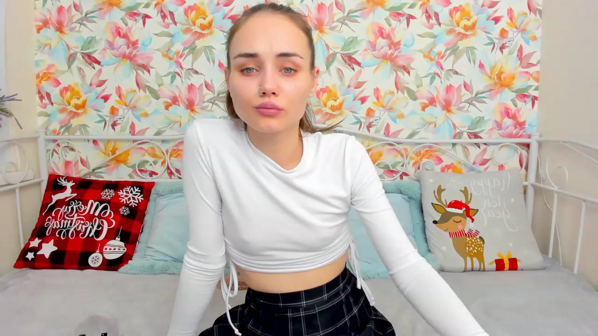 Gallery image thumbnail from IrisAdams's myfreecams stream on, 12/11/2022, 17:00 image 17 of 20